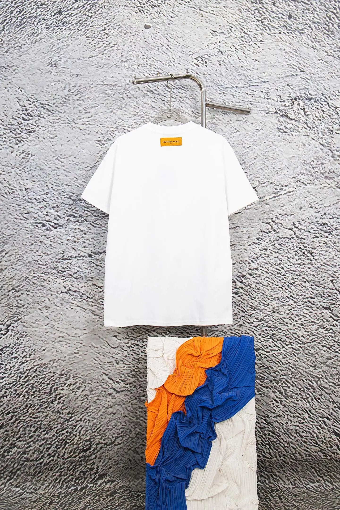 Louis Vuitton LV T-shirt Flame Graffiti Letters on the Chest logo round Neck Short Sleeve25ss New Pure Cotton Unisex Style T T-shirt OS Loose Fit Base Shirt Half Sleeve T-Shirt Top Half Sleeve