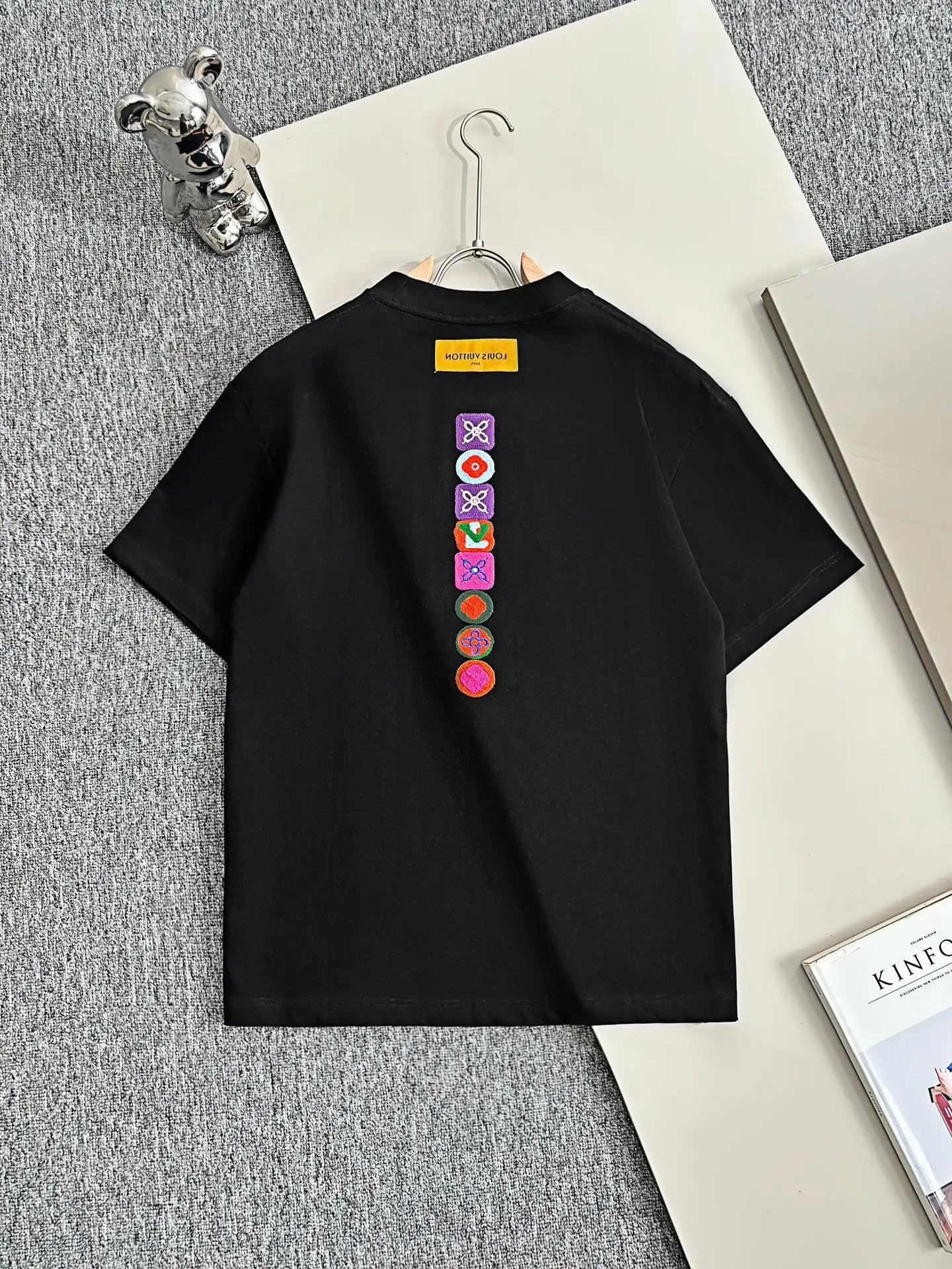 Louis Vuitton LV T-shirt Front and Back Colorful Letter Pattern Towel Embroidery logo round Neck Short Sleeve25ss New pure cotton T Unisex T-Shirt OS Loose Fit Base Shirt Top Half Sleeve T-Shirt