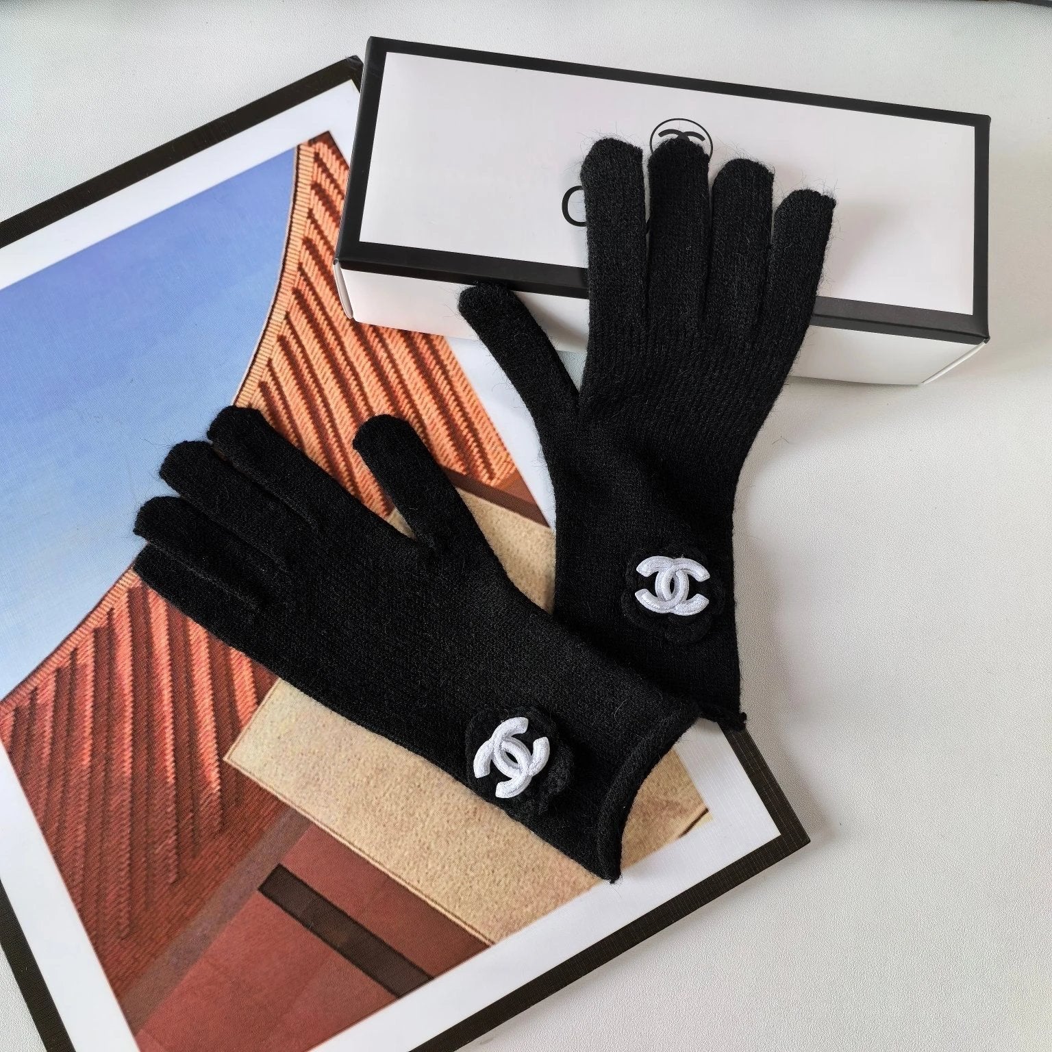 Chanel Gloves Knitting Wool Gloves with Packaging High Quality Fashion Fashion Brand
Camellia Gloves，