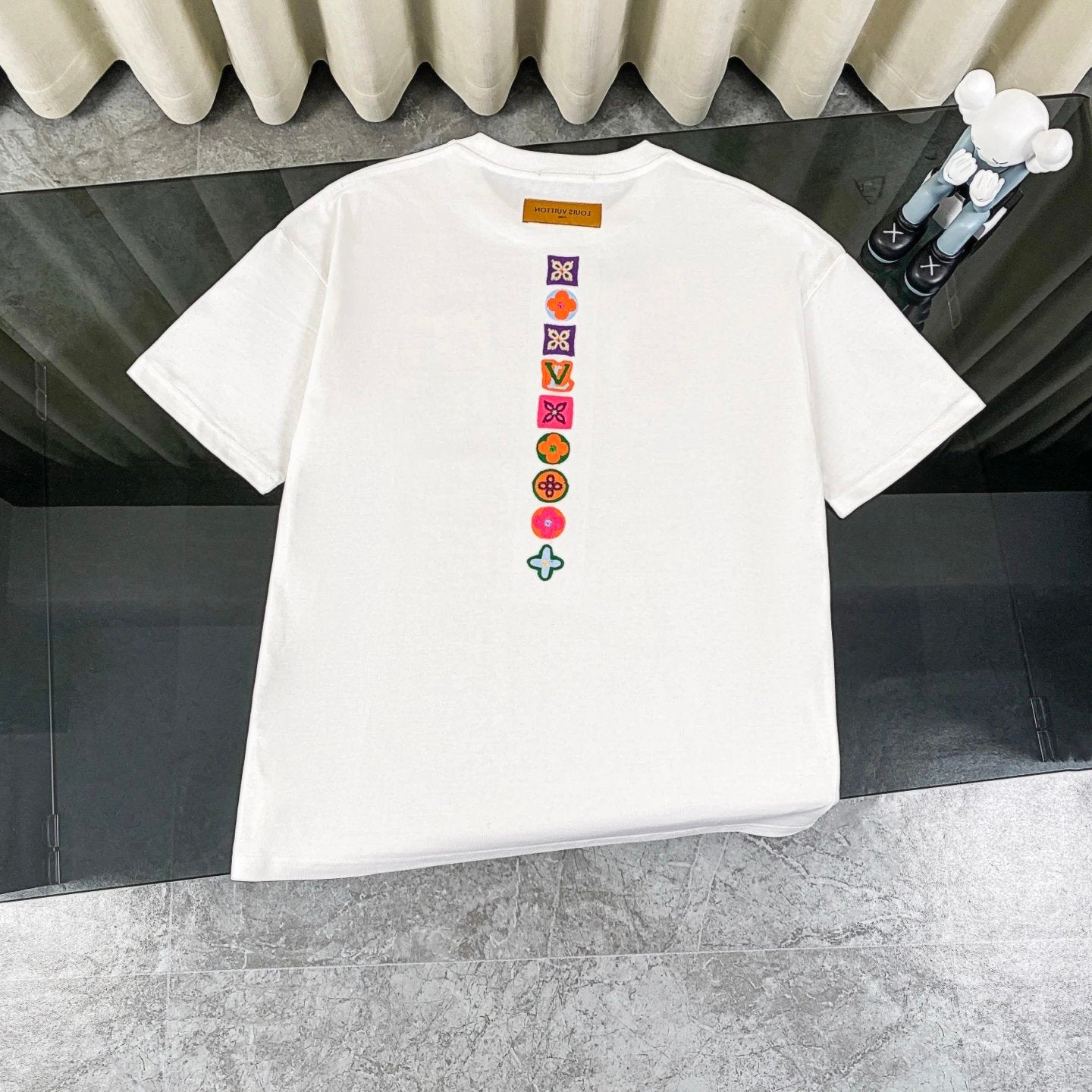 Louis Vuitton LV T-shirt Vertical Pattern Print on the Back logo round Neck Short Sleeve25ss New Pure Cotton Unisex Style T T-shirt OS Loose Fit Base Shirt Top Half Sleeve T-Shirt
