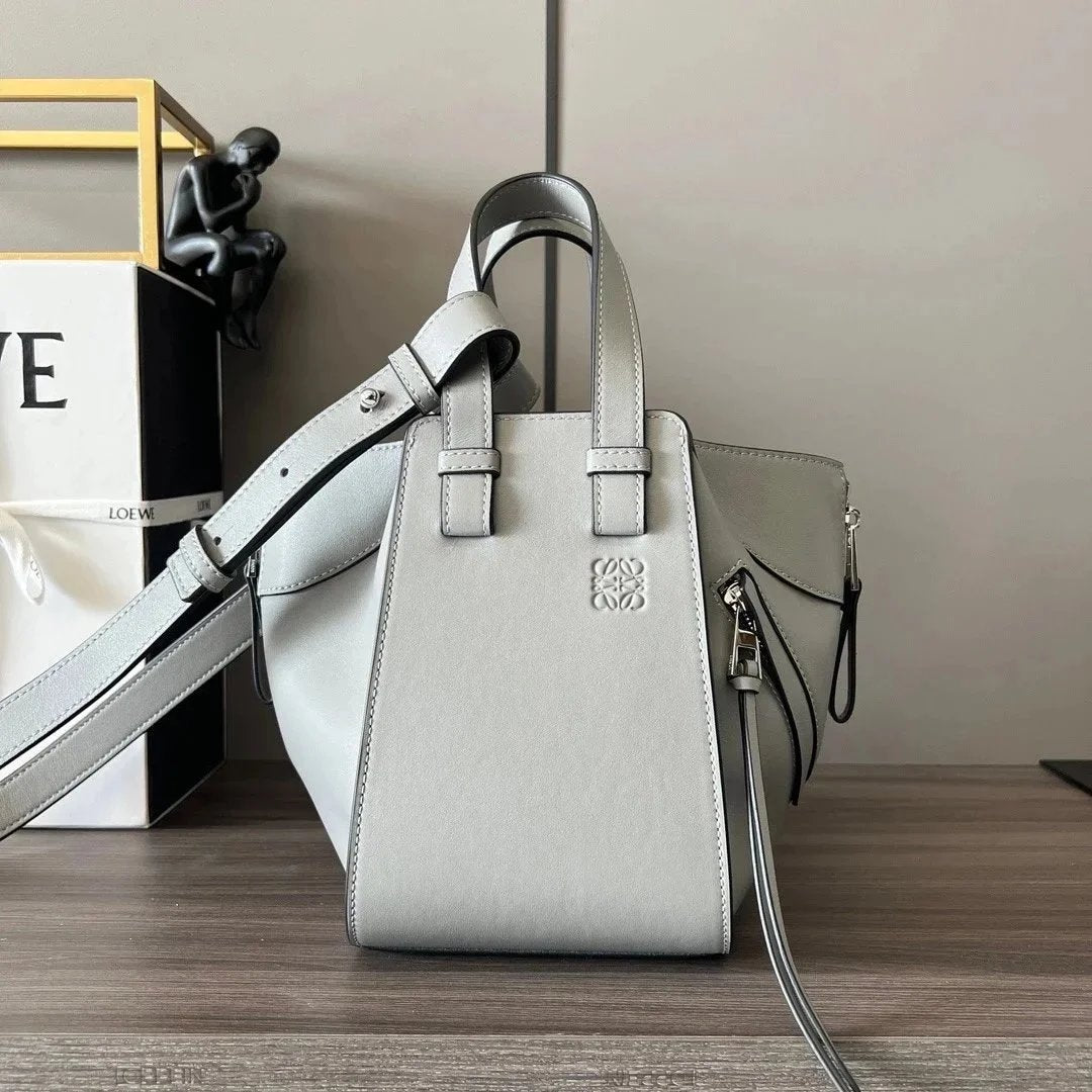 LOEWE Women's Bag Top version 【Original Leather Premium Version】2023New Hammock Bag Satin Cowhide Hammock Handbag New Size20cm New Hammock Bag Handbag Vegetable Basket Bag Women's Bag Silk Surface Cow Leather Wide Shoulder Strap Litchi Pattern Cowhide Lea