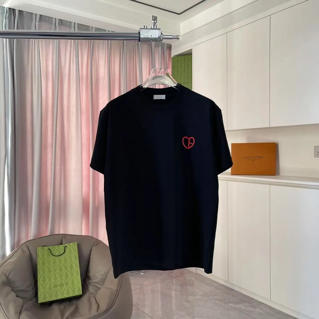 Dior T-shirt Heart Letter Print on the Chest logo round Neck Short Sleeve25ss New Pure Cotton Unisex Style T T-shirt OS Loose Fit Base Shirt Top Half Sleeve T-Shirt