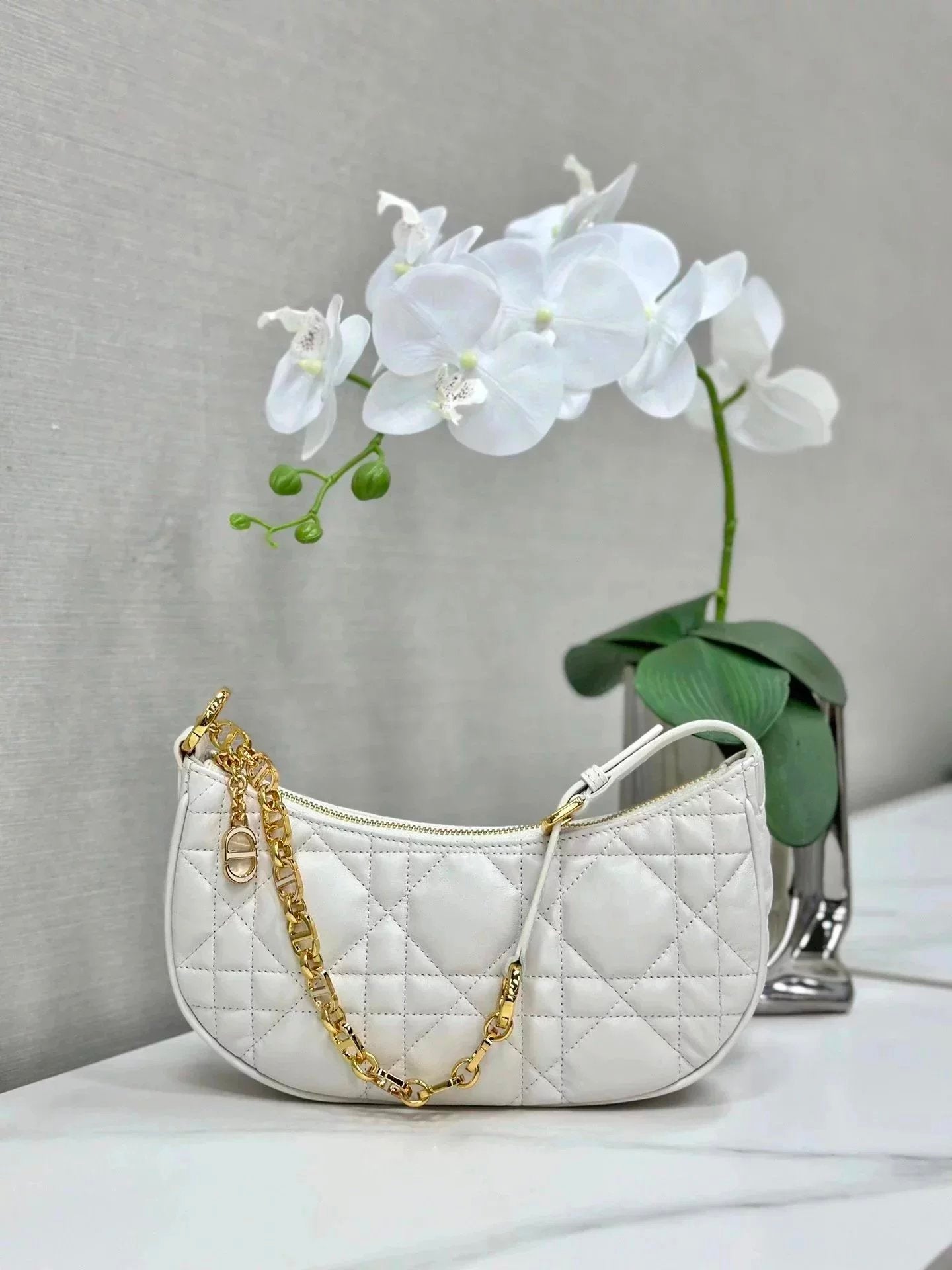 Dior Women's Bag Top version 【Original Leather】2024Spring and Summer New Enamel Buckle Chain Underarm Bag New Selenodont Bag Hobos Moon Bag Chain Underarm Bag Women's Bag Monogram Bag Small Bag Mobile Phone Bag