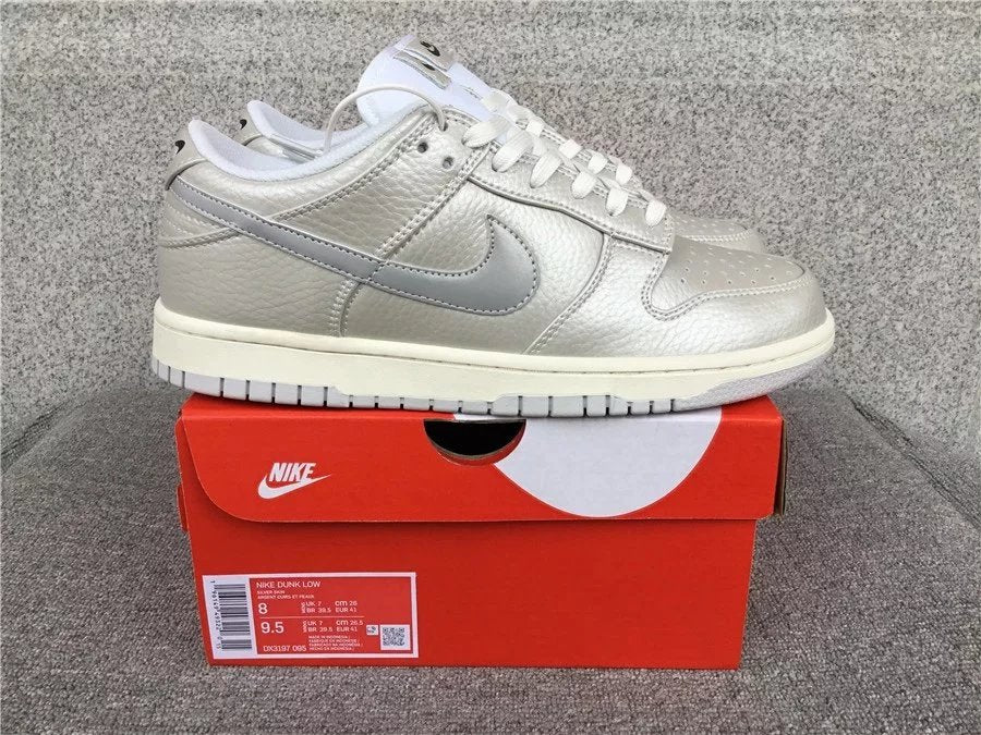 Nike Dunk Low shoes