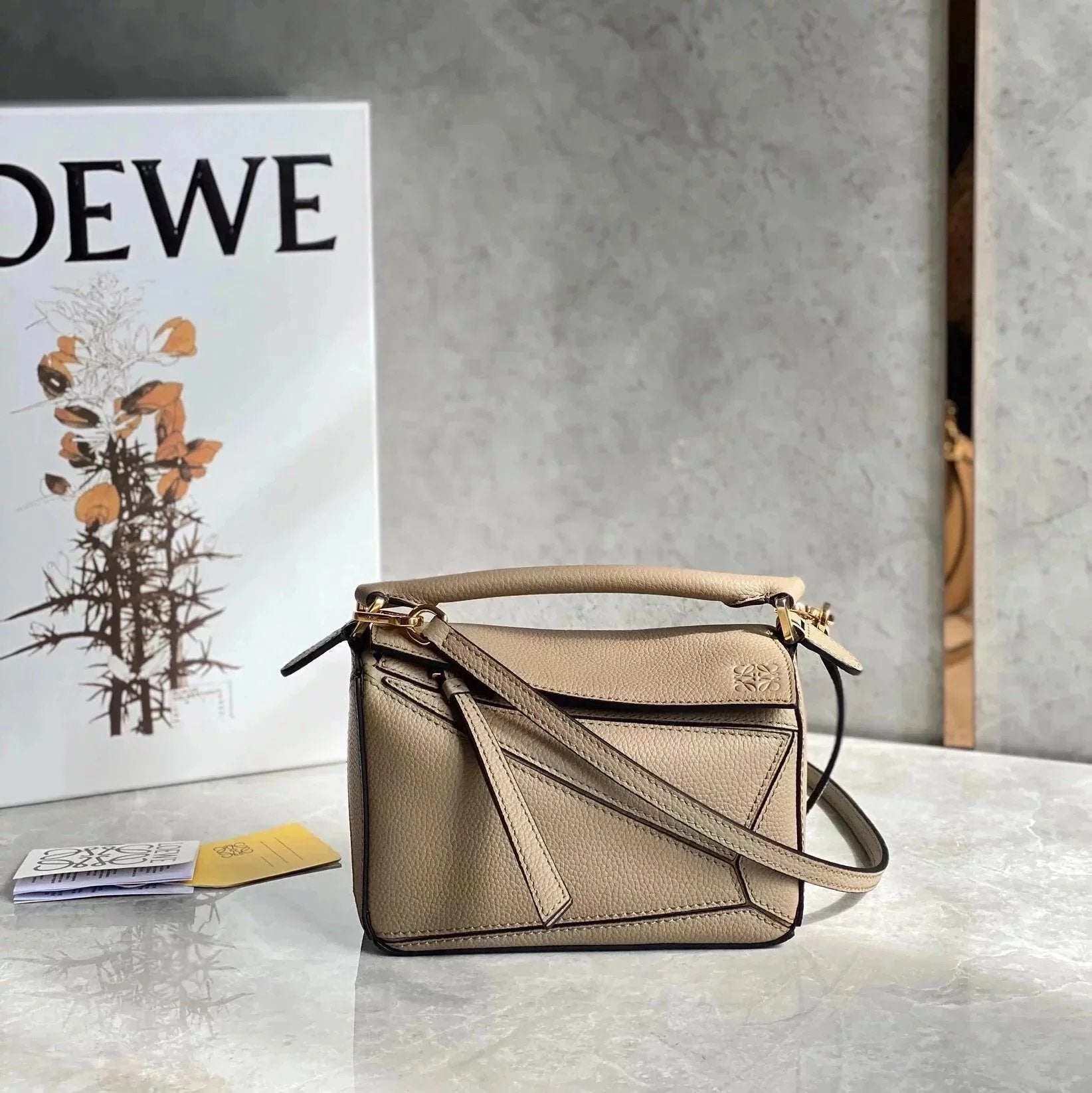 LOEWE Women's Bag Top version 【Level Surrogate Shopping】puzzle Geometric Bag Women's Bag mini18cm Mini Geometric Bag Crossbody Bag Small Size24cm Medium29cm Splicing Box Bag loewe Classic Geometric Crossbody Bag