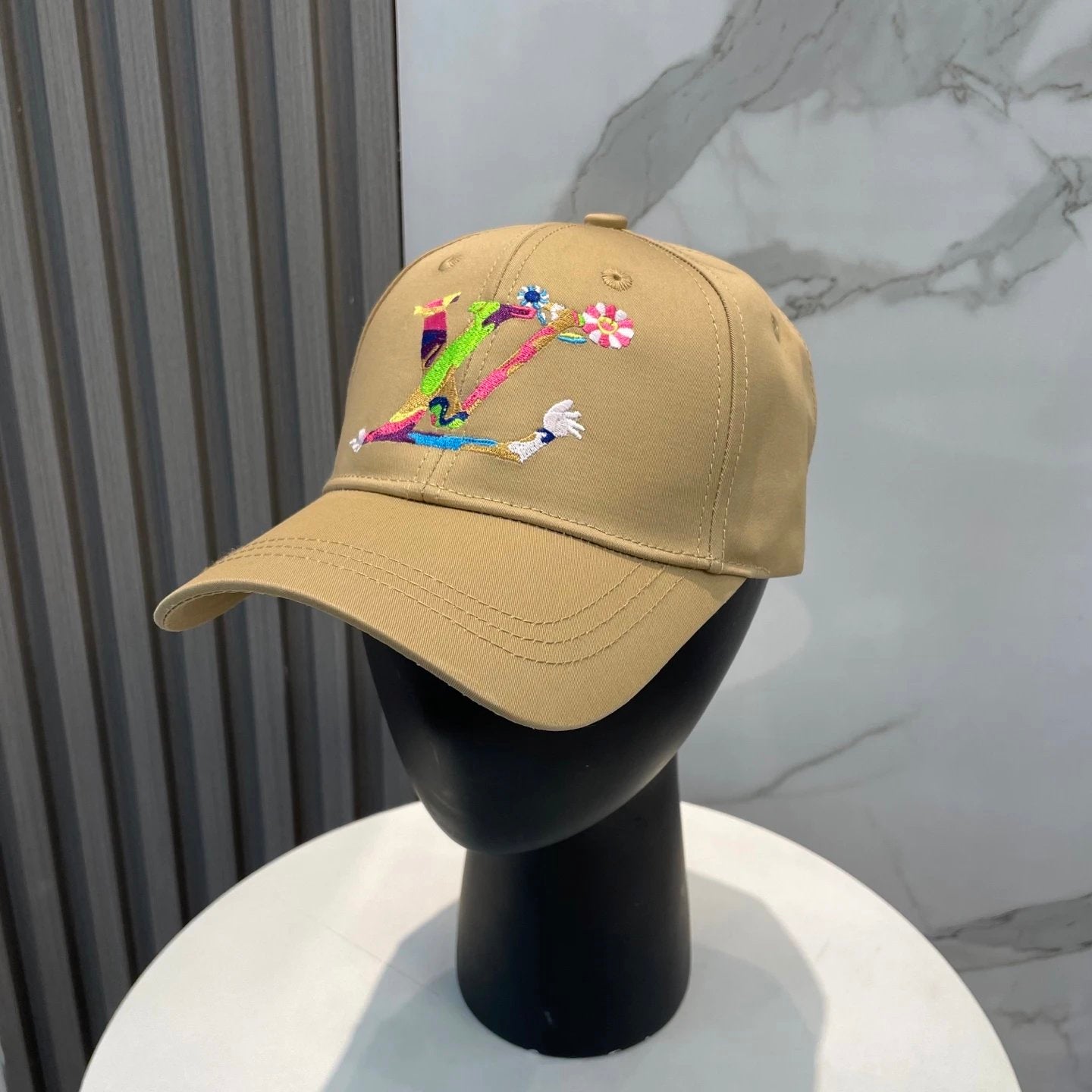Louis Vuitton LV Hat Colorful Letter Embroidery logo Baseball Cap Sunshade Sun Protection Duckbill Cap Slimming Face Curved Brim Versatile Large Head Circumference Sports Hat Unisex Couple Style