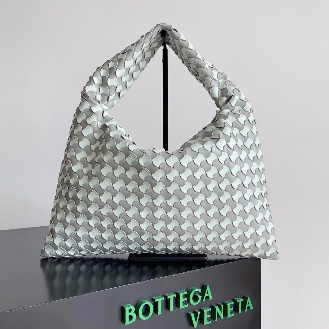 Bottega Veneta Women's Bag Top version 【High Quality】Hot Sale HOP Handbag Backpack Tote Bag Large Shopping Commuter Bag New miniHop Women's Bag Mini Messenger Bags New Large Shopping Bag hobo Underarm bag“Conspicuous Bag”Hop