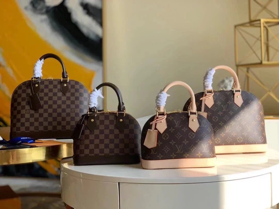 Louis Vuitton LV Women's Bag Top version Classic Chessboard Plaid Presbyopic Shell Bag Handbag Crossbody Shoulder Bag23New Water Ripple Cowhide Series New Handbag Shell Bag Women's Bag