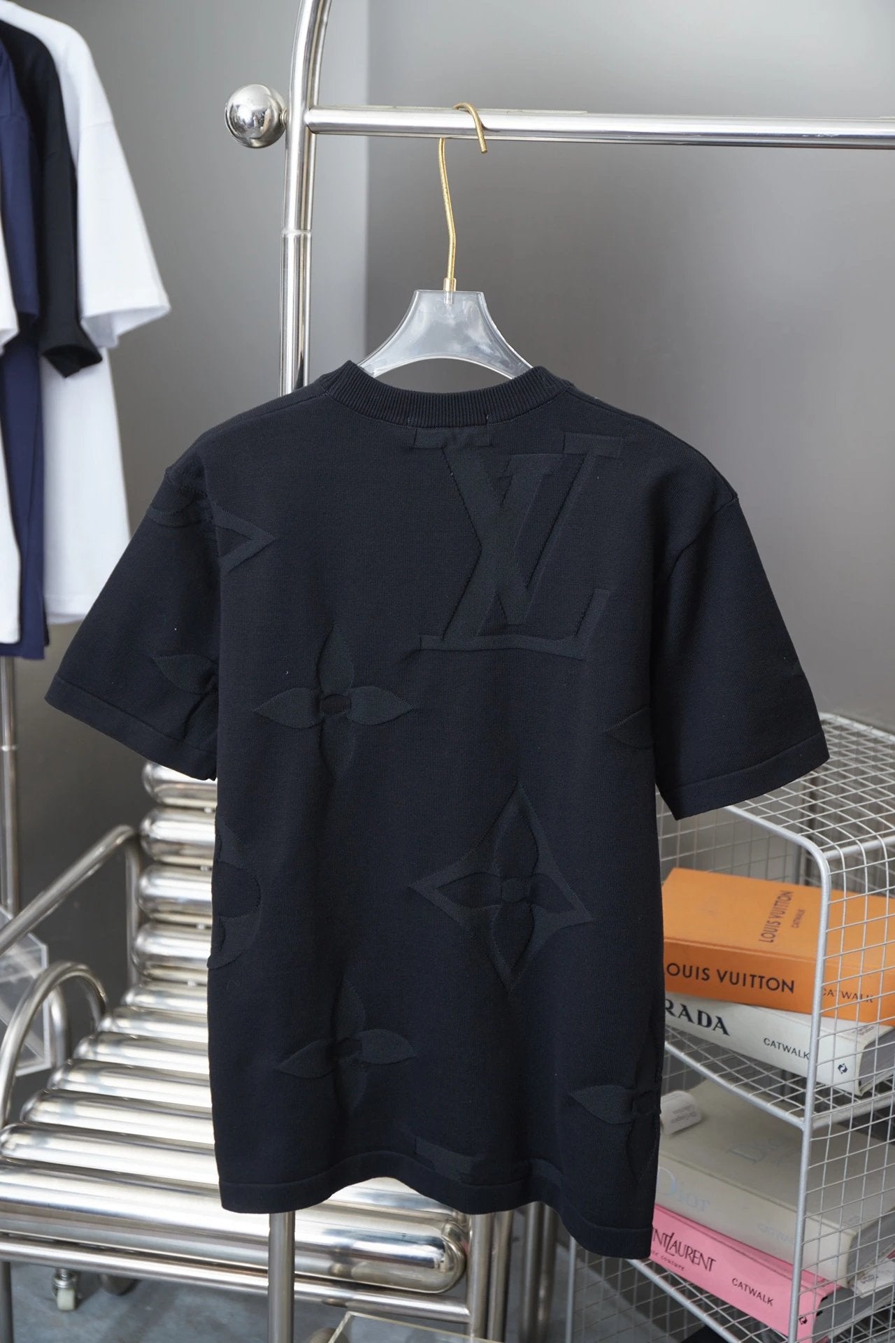 Louis Vuitton LV T-shirt 25SS Early Spring New Style Gradient Knit Short Sleeve Crew Neck Pure Cotton Unisex T T-shirt OS Loose Fit Base Shirt Summer Casual Simple T-Shirt