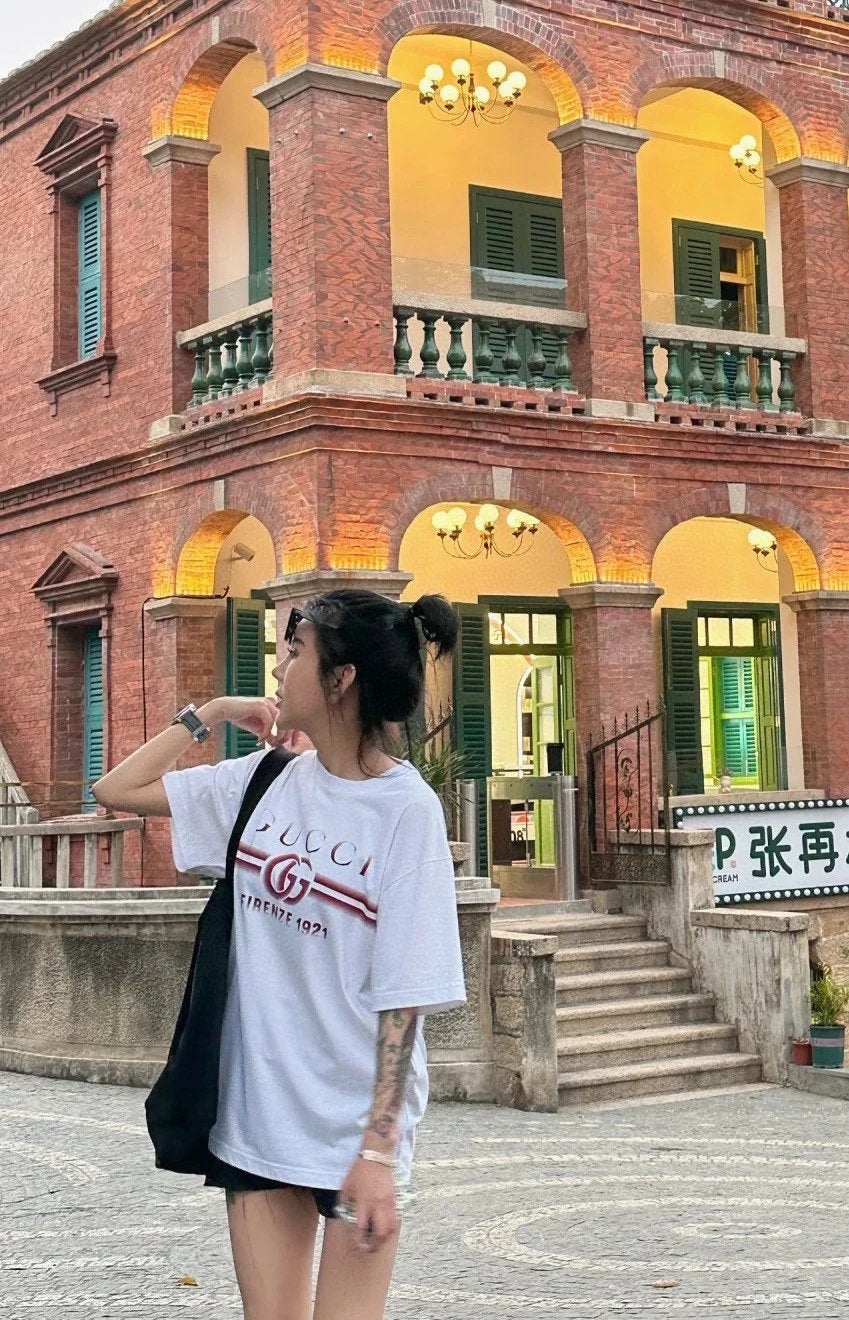 Gucci T-shirt Chest Letter Print logo round Neck Short Sleeve25ss New pure cotton T Unisex T-Shirt OS Loose Fit Base Shirt Top Half Sleeve T-Shirt