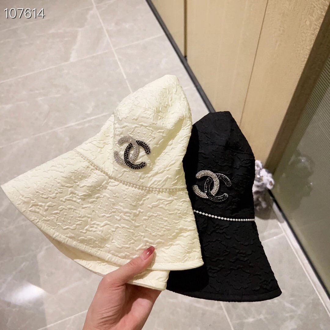 Chanel Hat High Quality New Style Pearl Edge Bucket Hat，Big Brand's Same Style Super Easy to Match，Hurry up and Buy It