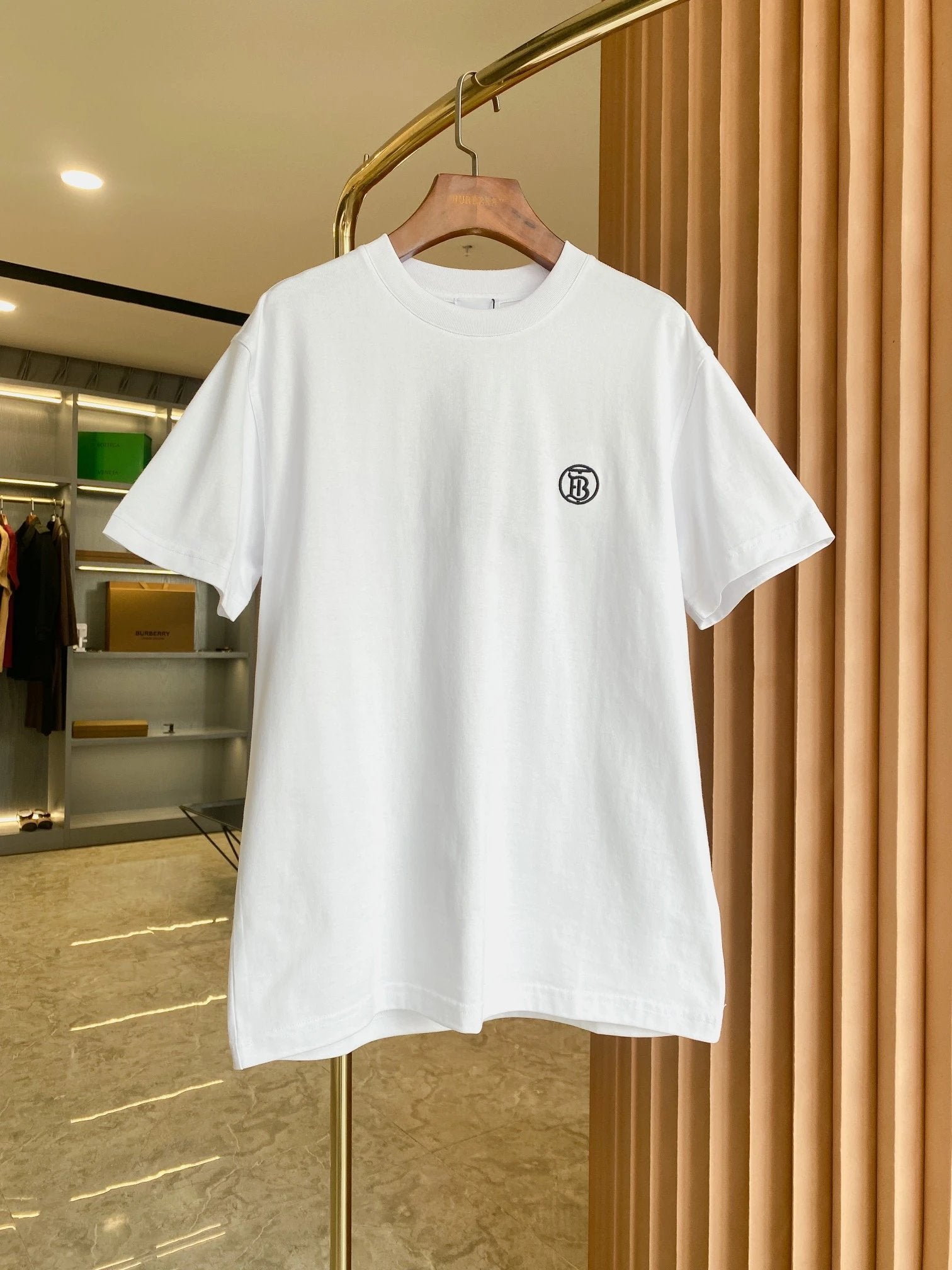 Burberry T-shirt Exclusive Round Logo on the Chest logo round Neck Short Sleeve25ss New pure cotton T Unisex T-Shirt OS Loose Fit Base Shirt Top Half Sleeve T-Shirt