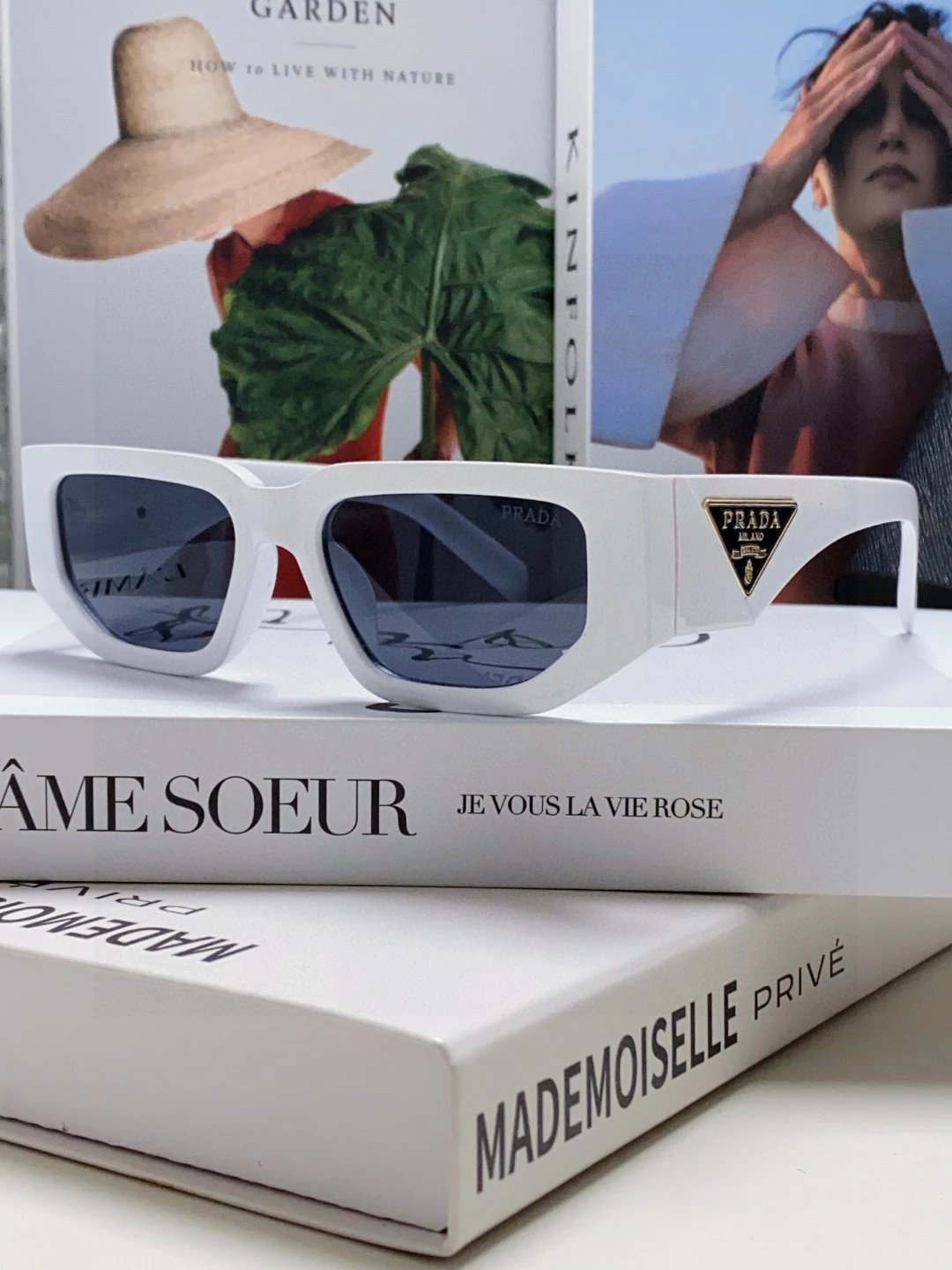 PRADA Sunglasses Triangle Logo Temple Sunglasses Slimming Non-Prescription UV Protection Unisex Couple Style Driving Beach Fishing25ss New Sports Casual Versatile