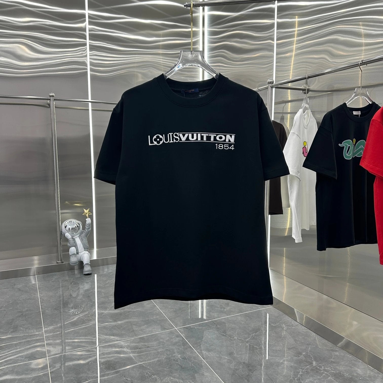 Louis Vuitton LV T-shirt Embroidered Back Patch Round Neck Short Sleeve25ss New Pure Cotton Unisex Style T T-shirt OS Loose Fit Base Shirt Half Sleeve T-Shirt Top Half Sleeve