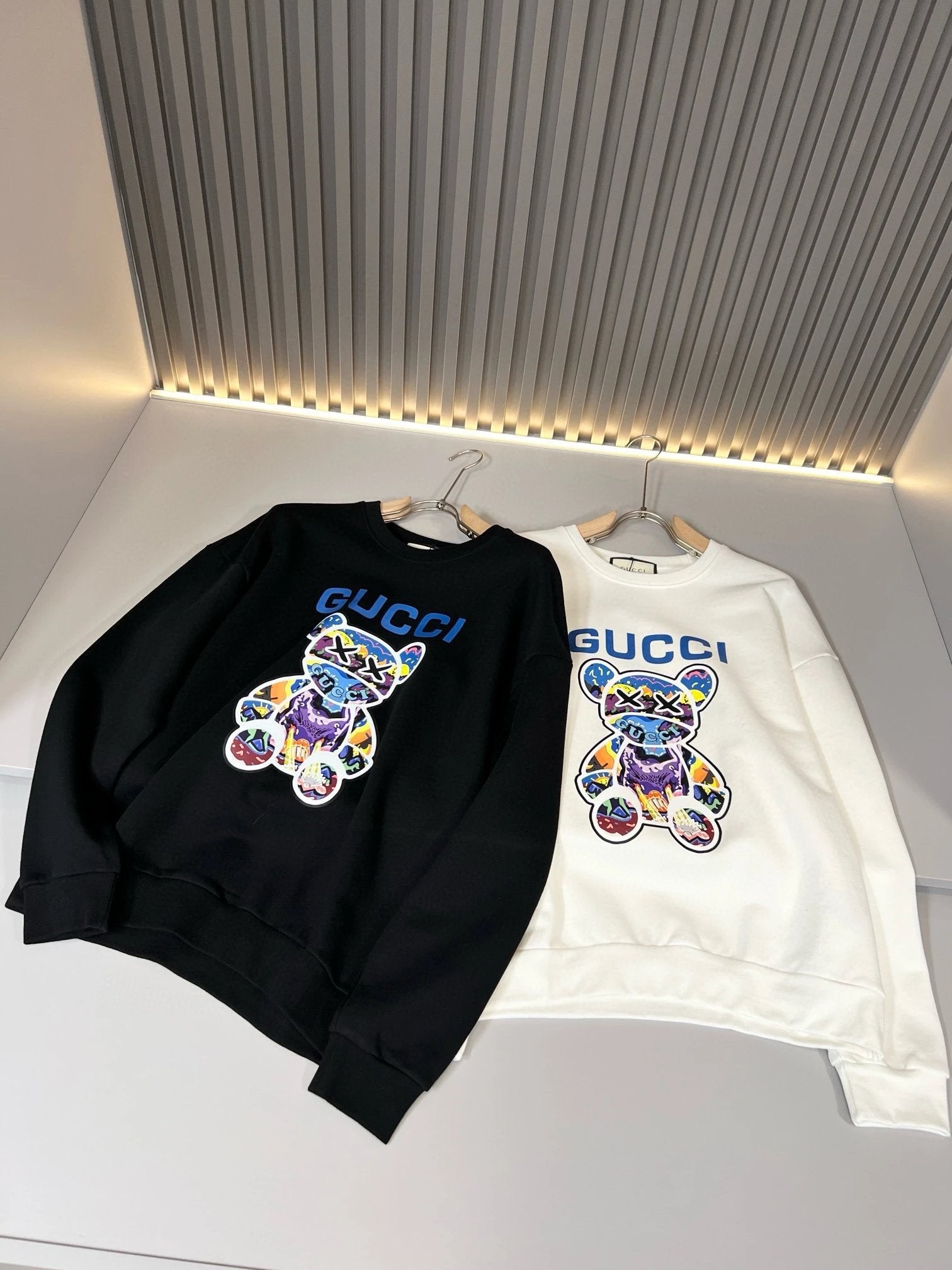 Gucci Hoodie Cartoon Bear Print Logo Round Neck Sweatshirt Casual Loose Fit Versatile Pure Cotton Pullover Sportswear os Versatile Inner Layer Top Unisex24ss Autumn and Winter New Products