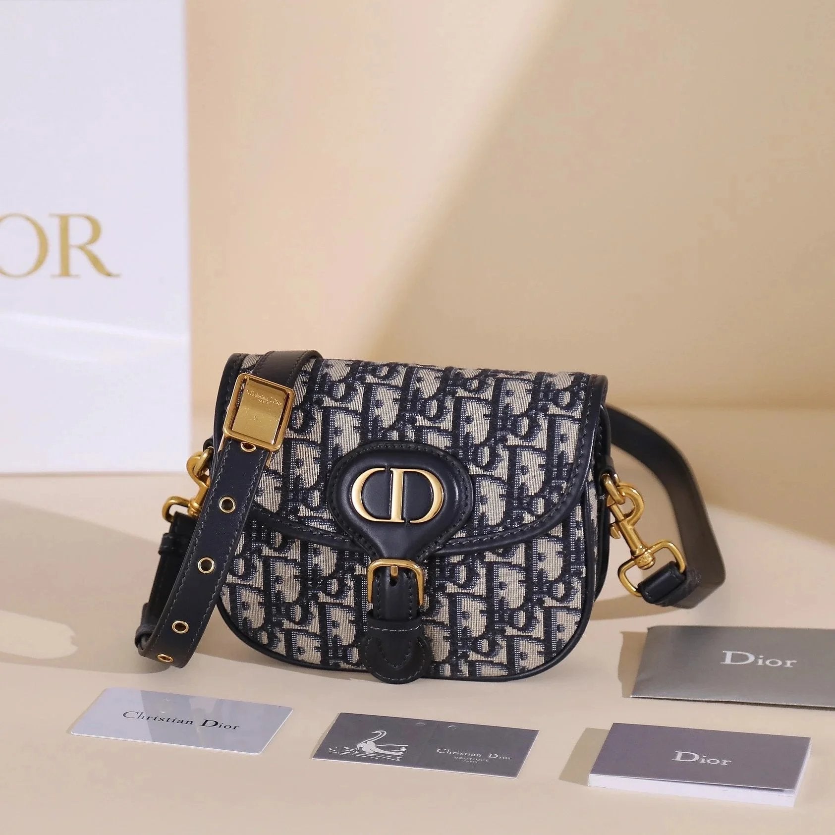 Dior Women's Bag Top version 【Maximum Version zp Level】New Bobby Classic Presbyopic Bag bobby Bobbi Saddle Bag bobbyeast-west Underarm Bag Selenodont Bag Moon Bag bobby Underarm Bag Shoulder Bag Crossbody Bag