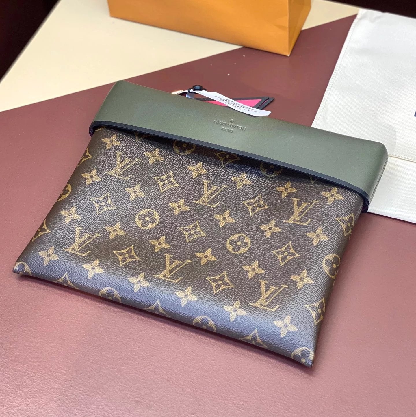 Louis Vuitton LV Wallets/Clutches Top version M64035Black PochetteTuileries Wallet Clutch Men's Handbag Women's Bag Mobile Phone Bag Coin Purse Wallet Buggy Bag