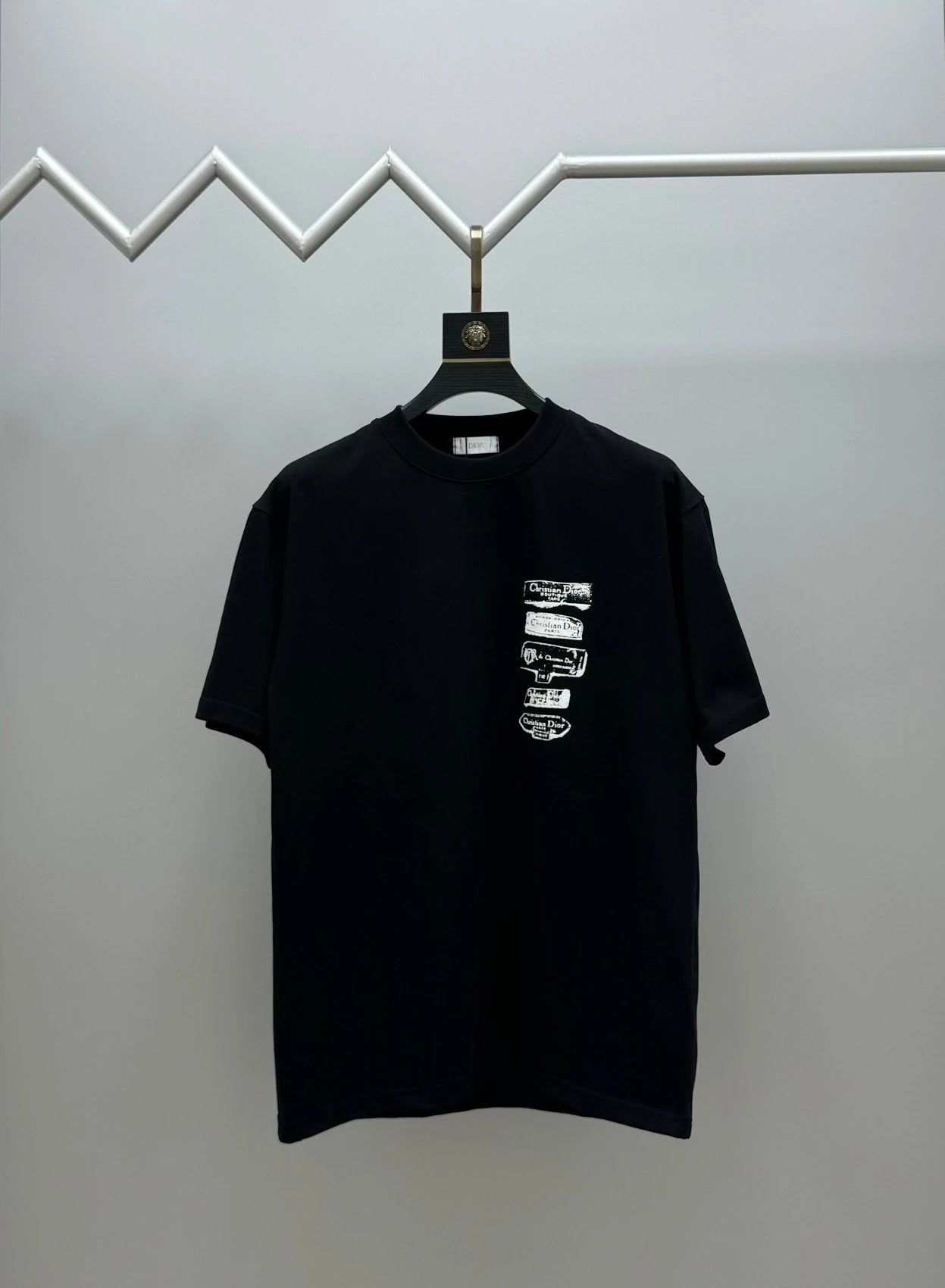 Dior T-shirt Fleece-lined Chest logo round Neck Short Sleeve25ss New Pure Cotton Unisex Style T T-shirt OS Loose Fit Base Shirt Short Sleeve Top T-Shirt