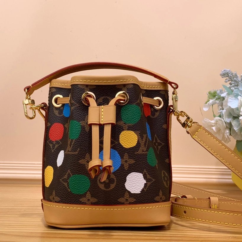 Louis Vuitton LV Women's Bag Top version 2023New Presbyopic New Drawstring Bucket Bag Shoulder Messenger Bag Small Bucket Bag