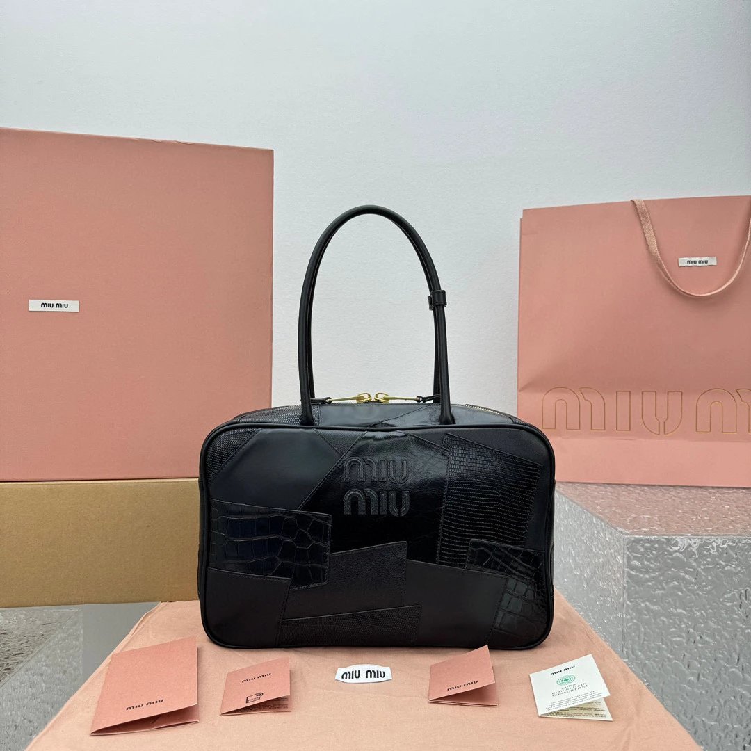 Miu Miu Bag Top version 【Super Original Leather】24ss Show Style Leather Patchwork Briefcase Patch Portable Travel Bag Men's and Women's Bags5BB117Stitching Patch Briefcase Men's Handbag New Isidan Limited Leather Patchwork Tote Bag Patch Tote Bag Backpack