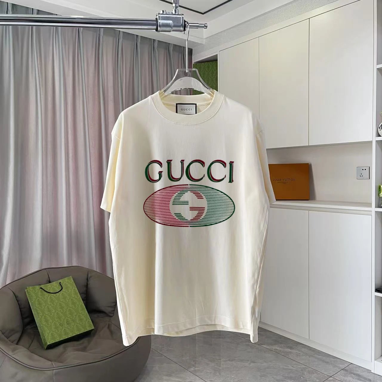 Gucci T-shirt Double-breasted G Letter Printing logo round Neck Short Sleeve25ss New pure cotton T Unisex T-Shirt OS Drop Shoulder Loose Fit Base Shirt Top T-Shirt Short Sleeve