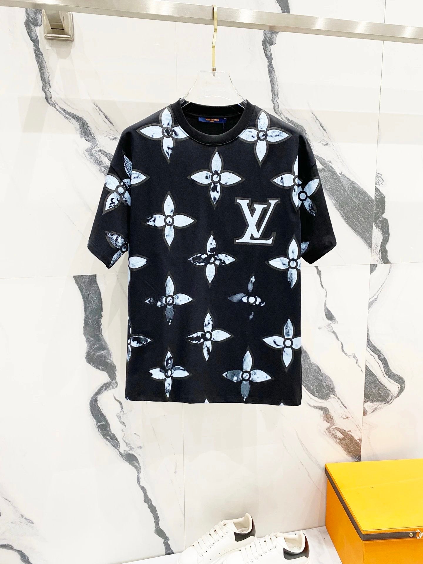 Louis Vuitton LV T-shirt Full Gradient Inkjet Letter Print logo round Neck Short Sleeve25ss New Pure Cotton Unisex Style T Casual T-Shirt Base Layer Shirt OS Loose Fit Half Sleeve Top Plus Size