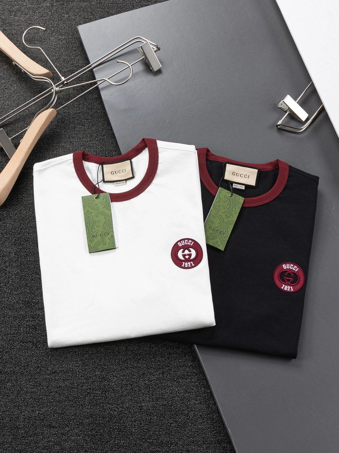 Gucci T-shirt Wine red neckline fusion double G Embroidery logo round Neck Short Sleeve25ss New Pure Cotton Unisex Style T T-shirt OS Loose Fit Base Shirt Half Sleeve T-Shirt Top Half Sleeve