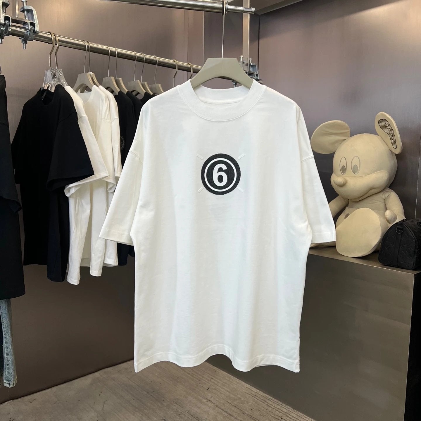 Maison Margiela T-shirt Chest Number Print logo round Neck Short Sleeve25ss New pure cotton T Unisex T-Shirt OS Drop Shoulder Loose Fit Base Shirt Top T-Shirt Short Sleeve