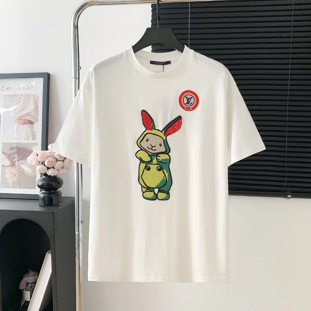 Louis Vuitton LV T-shirt Chest Rabbit Embroidery logo round Neck Short Sleeve25ss New pure cotton T Unisex T-Shirt OS Loose Fit Base Shirt Top Half Sleeve T-Shirt