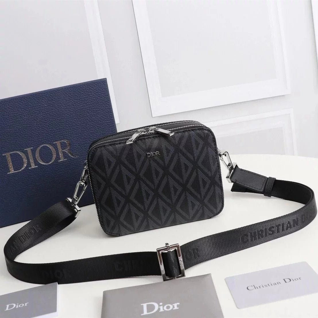 Dior Women's Bag Top version 2022Spring and Summer New Small Square Bag Men's and Women's Bags Presbyopic Letter Printing Men's Shoulder Messenger Bag Clutch Camera Bag