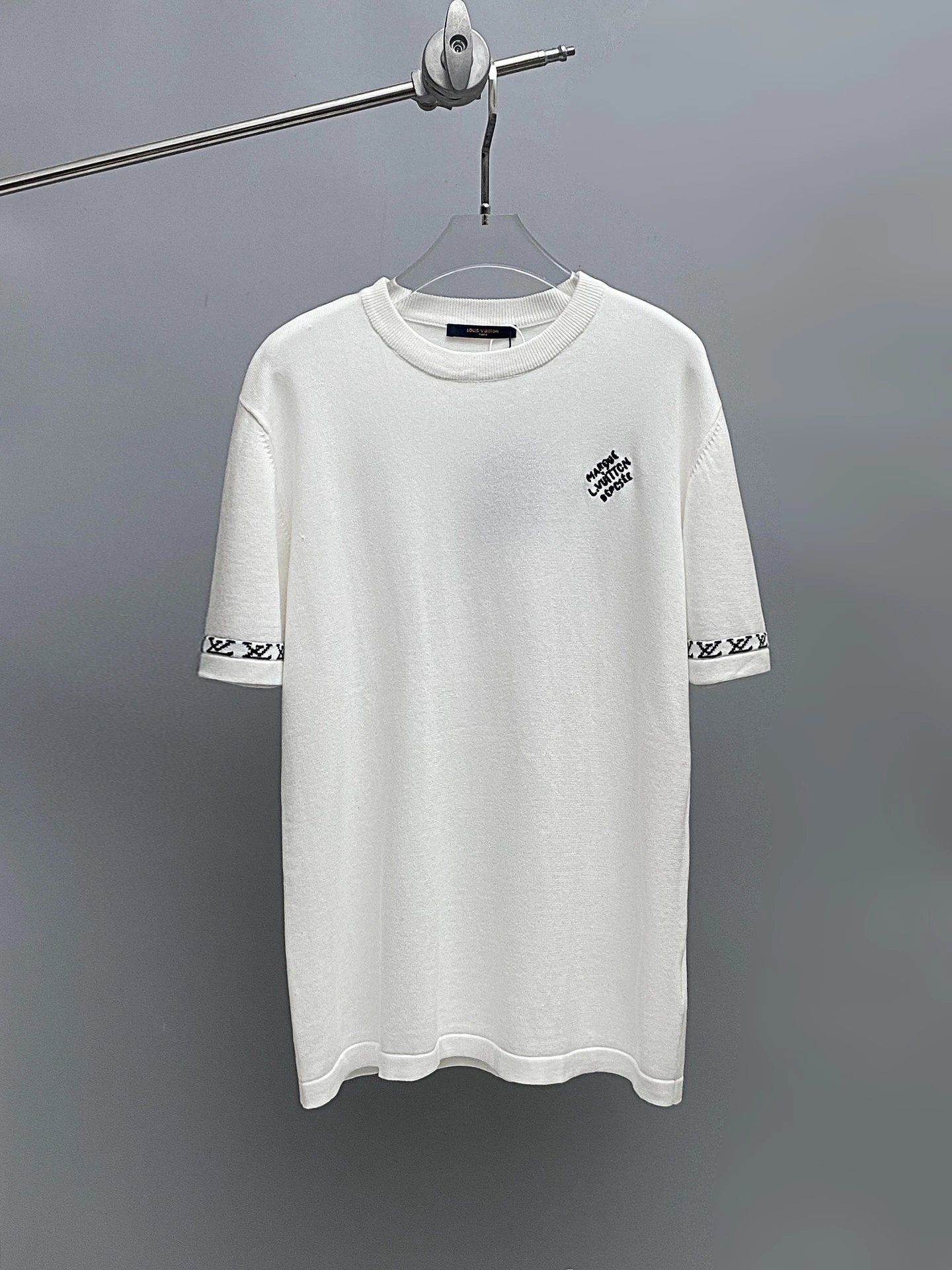 Louis Vuitton LV T-shirt Embroidery Logo Knitted Sweater round Neck Short Sleeve25ss New Unisex Style T Casual T-Shirt Base Layer Shirt OS Loose Fit Half Sleeve Top Plus Size