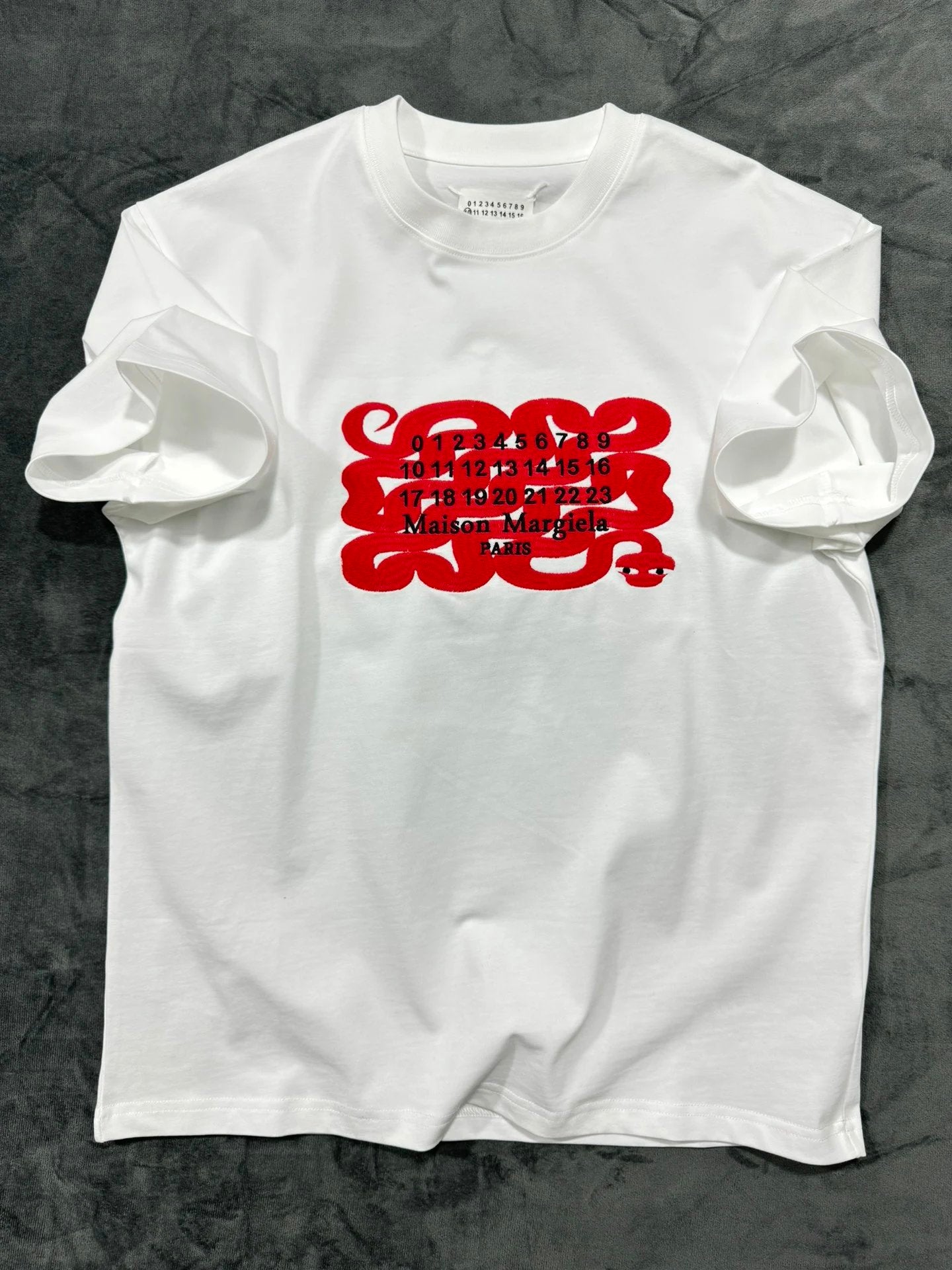 Maison Margiela T-shirt Snake Year Limited Edition Digital Print logo round Neck Short Sleeve25ss New Pure Cotton Unisex Style T T-shirt OS Loose Fit Base Shirt Short Sleeve Top T-Shirt