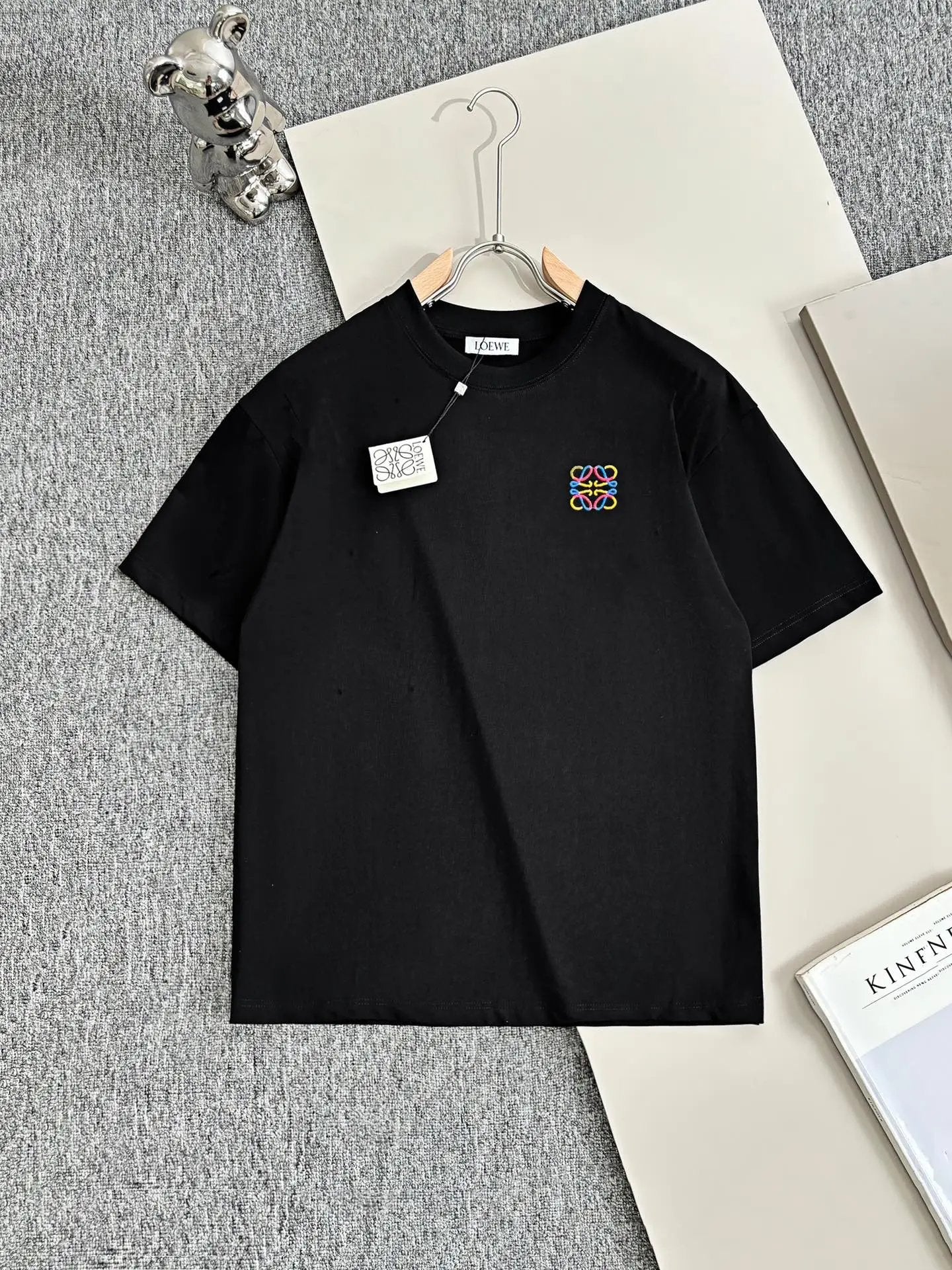 LOEWE T-shirt Colorful Brand Pattern Embroidery on the Chest logo round Neck Short Sleeve25ss New Pure Cotton Unisex Style T Casual T-Shirt Base Layer Shirt OS Loose Fit Half Sleeve Top Plus Size
