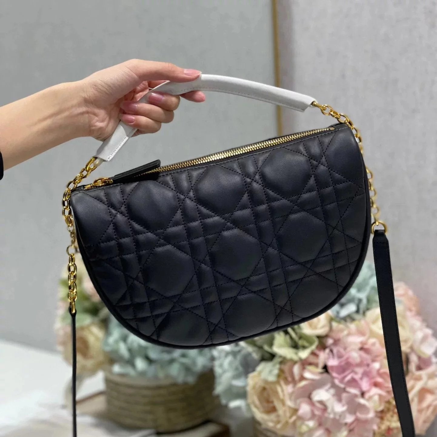 Dior Women's Bag Top version Popular VIBE2022Early Spring Modern Model Style Underarm Bag Shoulder Bag Messenger Bag Handbag Women's Bag