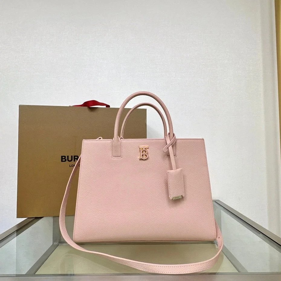 Burberry Women's Bag Top version 【Original Leather Surrogate Shopping Edition】Autumn and Winter New Women's Clothes Tote Bag Latest Version Tote Tote Bag Women's Shopping Bag Vegetable Basket Bag Portable Briefcase Thomas Exclusive Identification.