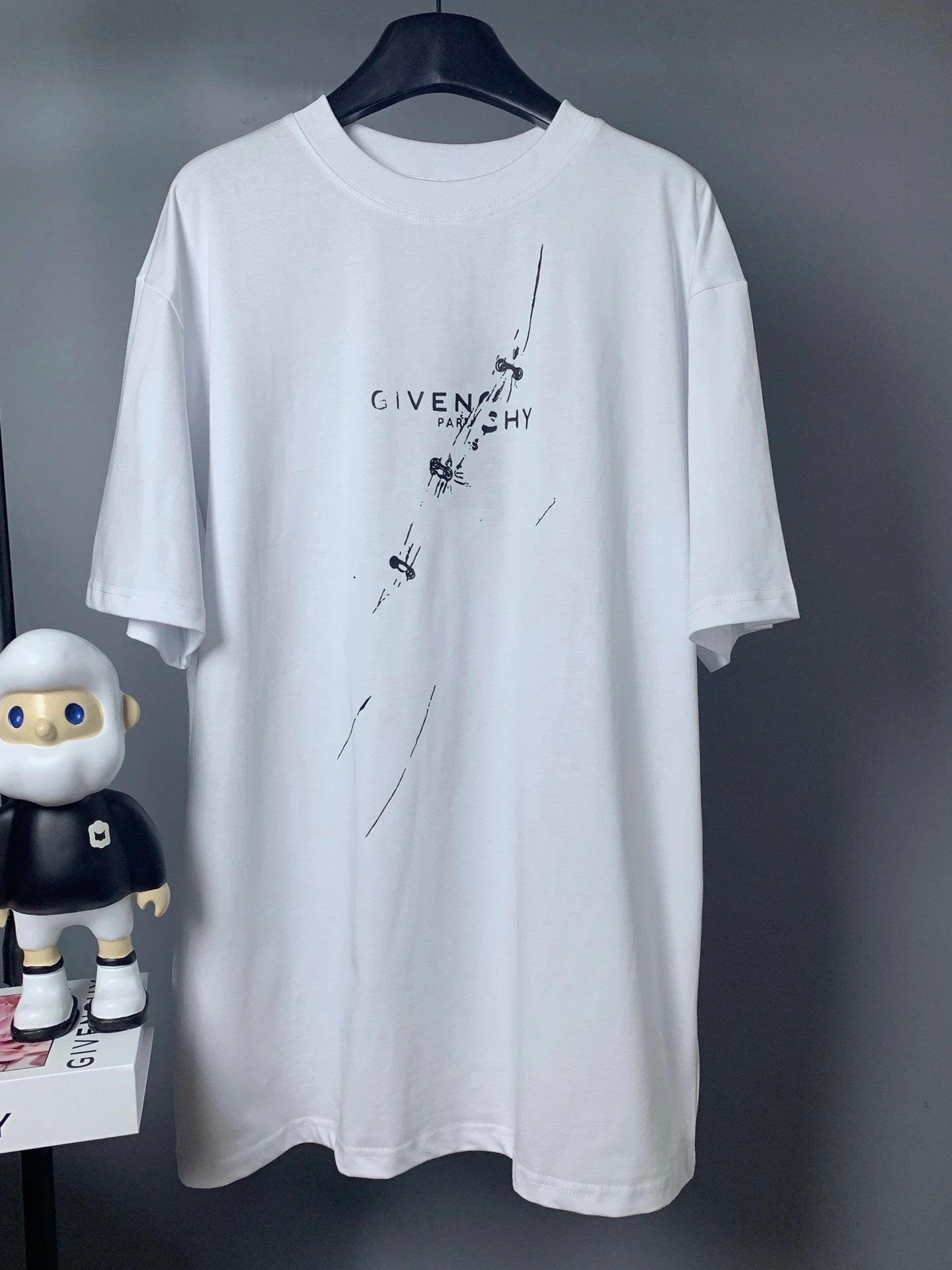 Givenchy T-shirt Visual Trap Print on Chest logo round Neck Short Sleeve25ss New Pure Cotton Unisex Style T T-shirt OS Loose Fit Base Shirt Top Half Sleeve T-Shirt
