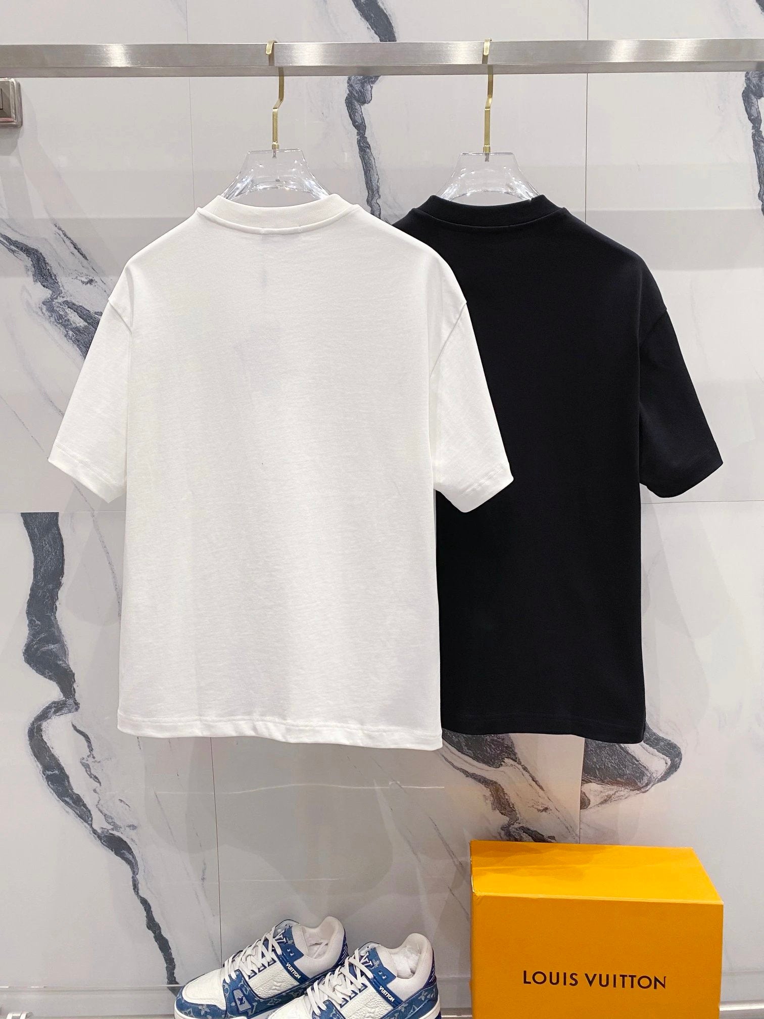 PRADA T-shirt Curved Letter Embroidery LOGO Triangle Logo Iron Badge Round Neck Short Sleeve Pure Cotton Unisex T T-shirt OS Loose Fit Casual T-Shirt