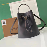 Burberry Women's Bag Top version 【Original Leather】2022New Women's Bag Latest Version Calfskin Bucket Bag Made of Italian Tanned Grain Leather for Embellishment Thomas Exclusive Logo Hand-Carrying Bucket Bag Bucket Bag Crossbody Bag Shoulder Bag Handbag B