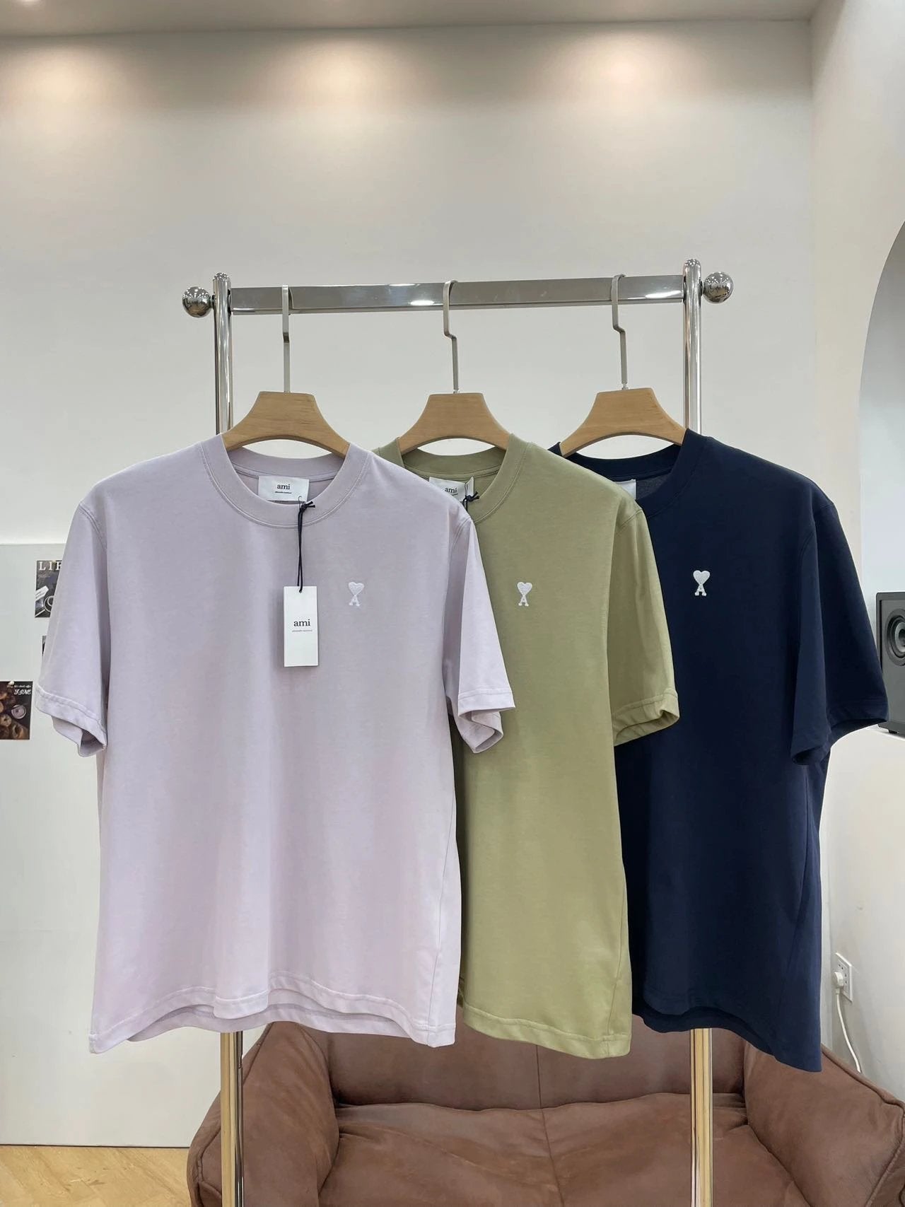 Amiri T-shirt Heart Embroidery on the Chest logo round Neck Short Sleeve25ss New Pure Cotton Unisex Style T T-shirt OS Loose Fit Base Shirt Top Half Sleeve T-Shirt