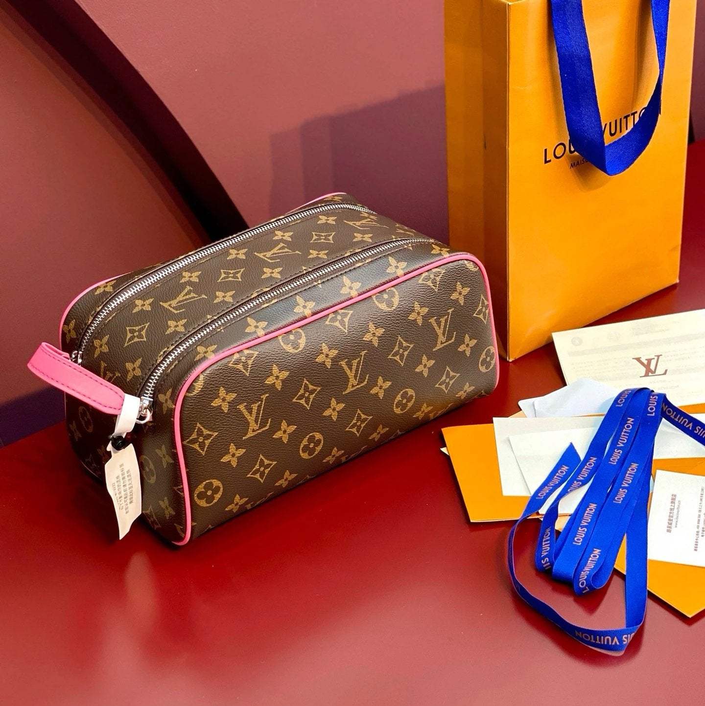 Louis Vuitton LV Wallets/Clutches Top version 【Top with High Version】【LockerDoppKit Toilet Bag】M83112Flower(Silk Screen)Black Color Wash Bag DOPP Toilet Bag/Cosmetic Bag Men's and Women's Bags Handbag Presbyopic M83112Black Flower Wash Bag Large M12641