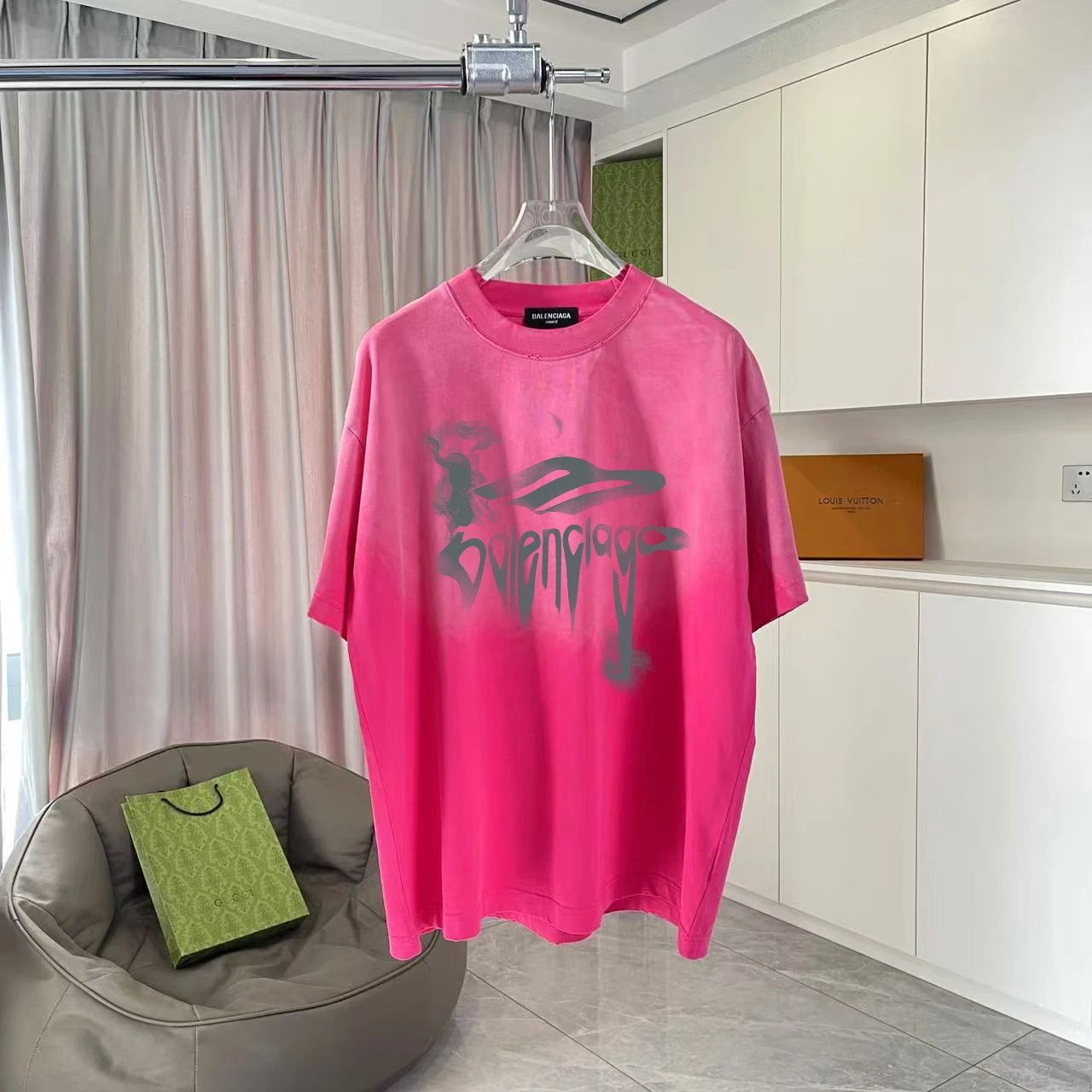 Balenciaga T-shirt Unique Letter Print on Chest logo round Neck Short Sleeve25ss New pure cotton T Unisex T-Shirt OS Loose Fit Base Shirt Top Half Sleeve T-Shirt