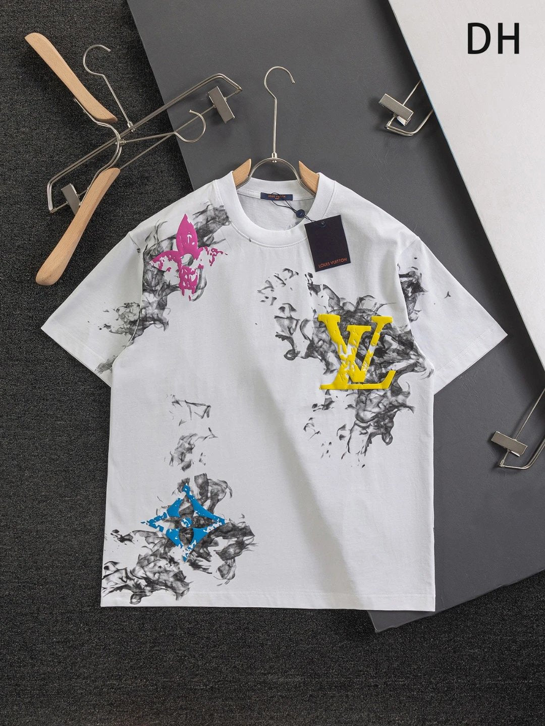 Louis Vuitton LV T-shirt 25ss New Pure Cotton Unisex Style T Casual T-Shirt Base Layer Shirt OS Loose Fit Half Sleeve Top Plus Size