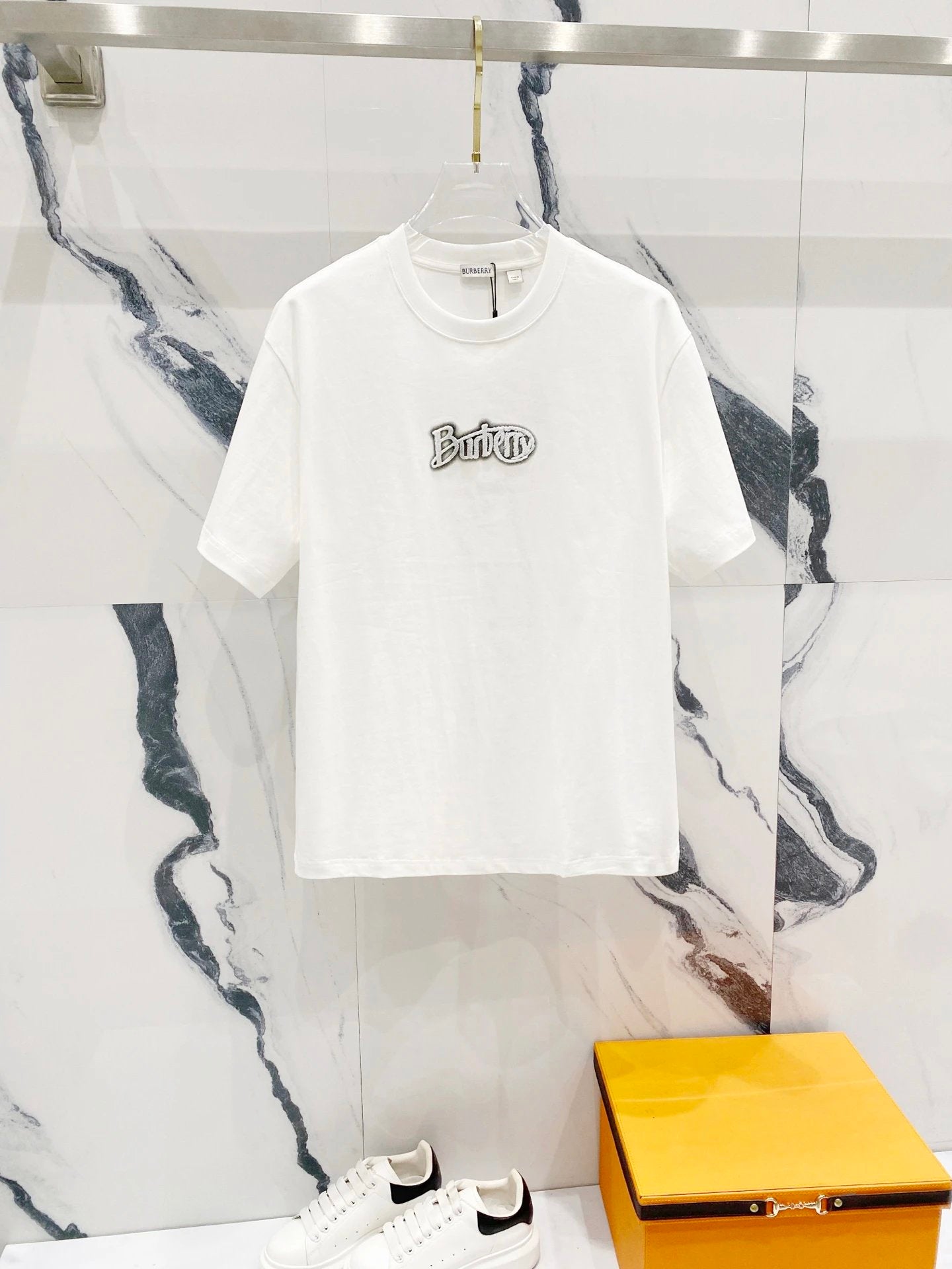 Burberry T-shirt Ink Spray Letter Toothbrush Embroidery on Chest logo round Neck Short Sleeve25ss New Pure Cotton Unisex Style T T-shirt OS Loose Fit Base Shirt Half Sleeve T-Shirt Top Half Sleeve
