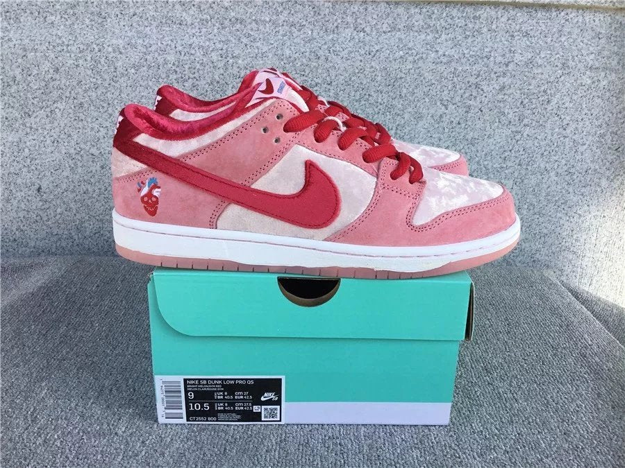 Nike Dunk Low shoes