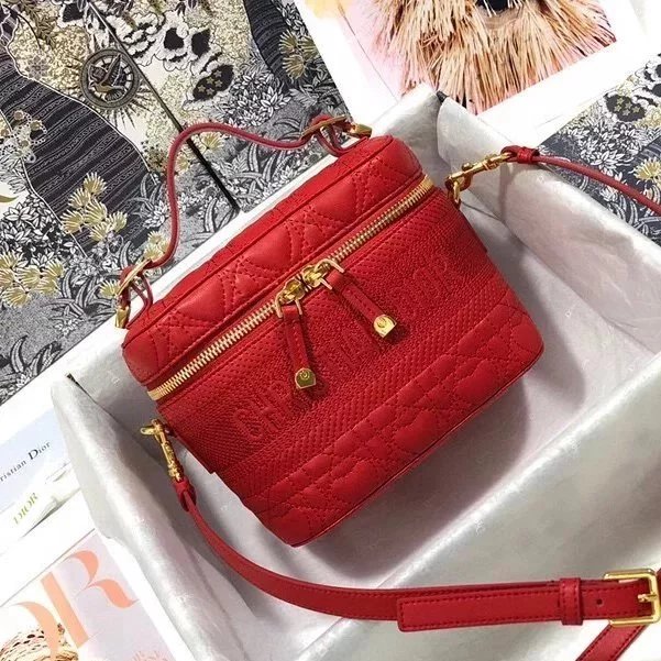 Dior Women's Bag Top version 【Original Order】2021New Women's Bag Qixi Limited Love Travel Cosmetic Bag Box Bag Shoulder Crossbody Handbag