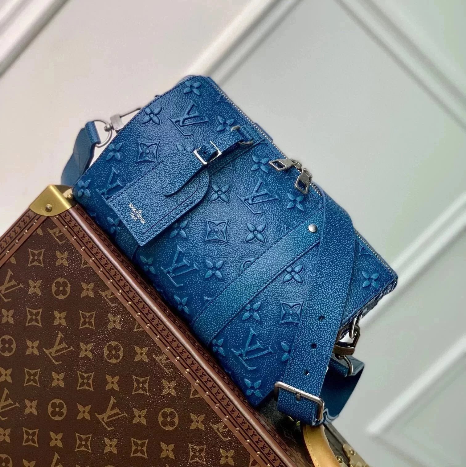 Louis Vuitton LV Men's Bag Top version 【New Arrivals】M21448Black Pillow Bag Series CityKeepall Handbag Pillow Bag Men's Bag Shoulder Messenger Bag Men's Bag