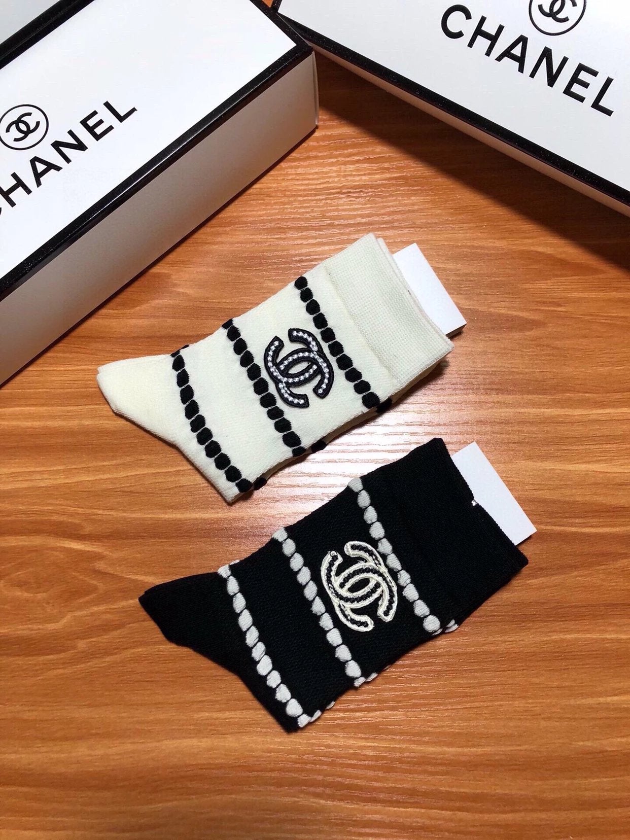 Chanel Sock High-End Socks️New Trending Women Mid-Calf Socks❗️【Two Pairs Per Box】Mulberry Silk Material，Woven Classic Double C Flag，Breathable and Comfortable