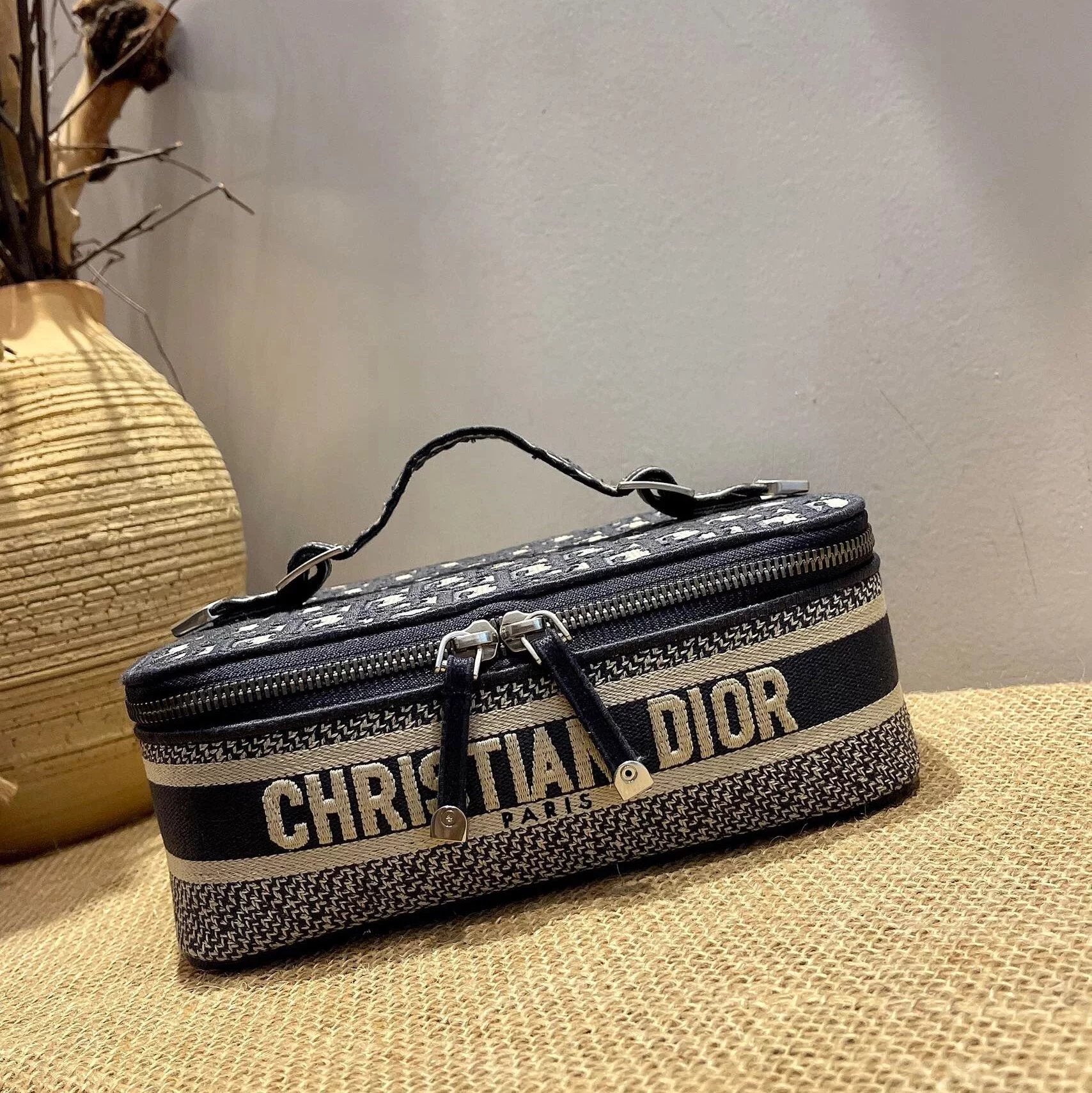 Dior Women's Bag Top version 【Version】Classic Travel Cosmetic bag oblique Letter Canvas Classic Retro Box Cosmetic Bag New Box Bag Travel Bag Classic Presbyopic Canvas Crossbody Handbag Cosmetic Case