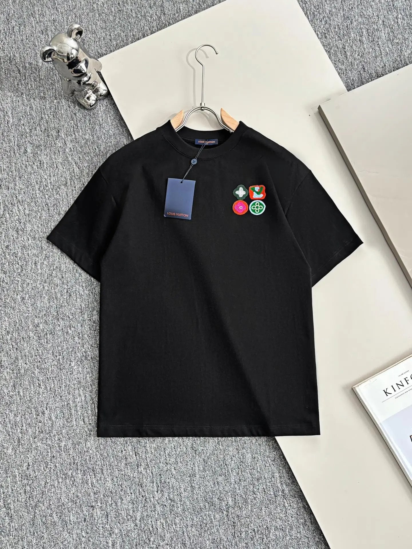 Louis Vuitton LV T-shirt Front and Back Colorful Letter Pattern Towel Embroidery logo round Neck Short Sleeve25ss New pure cotton T Unisex T-Shirt OS Loose Fit Base Shirt Top Half Sleeve T-Shirt