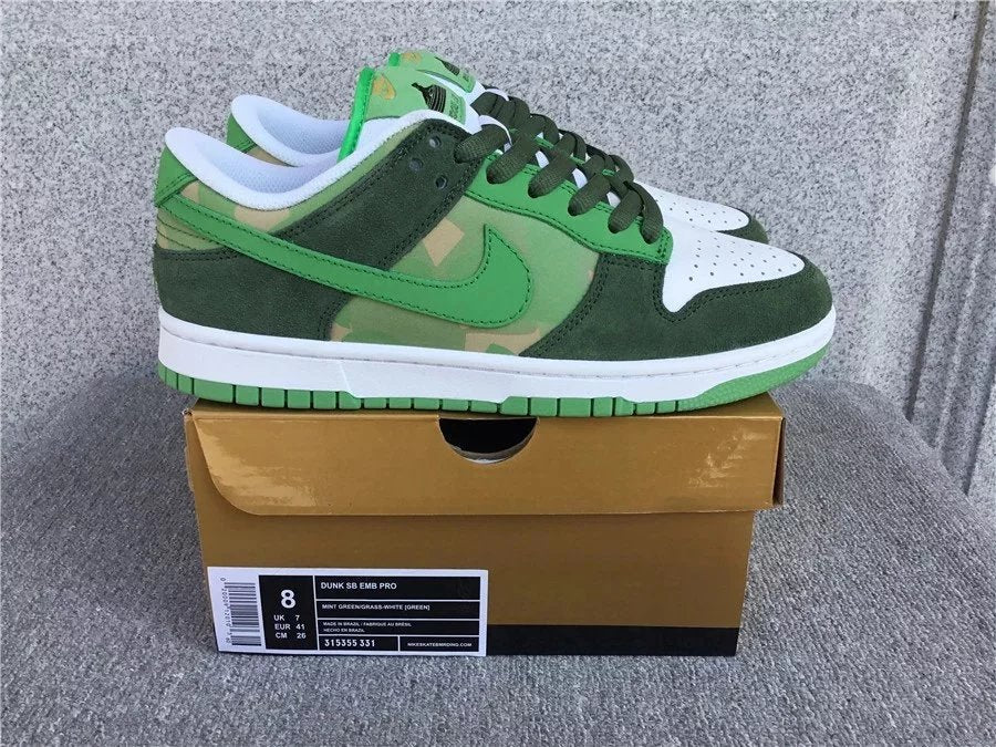 Nike Dunk Low shoes